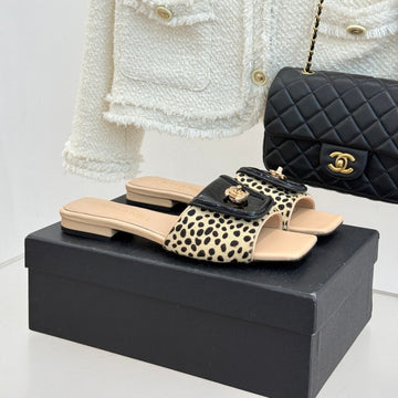 CC 26 Buckle Square Toe Slippers Beige in Horse hair 803184