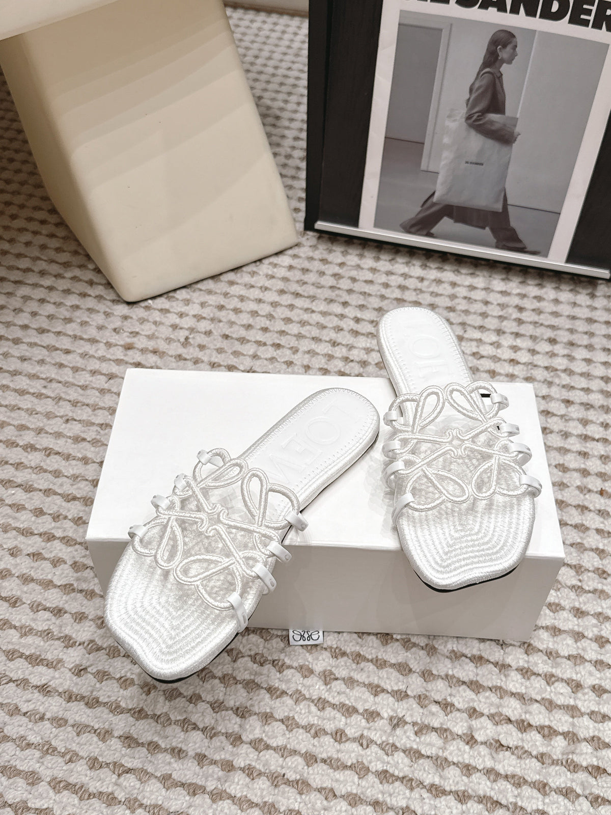 Loe 26 Openwork Woven Sandals White in Leather 813535