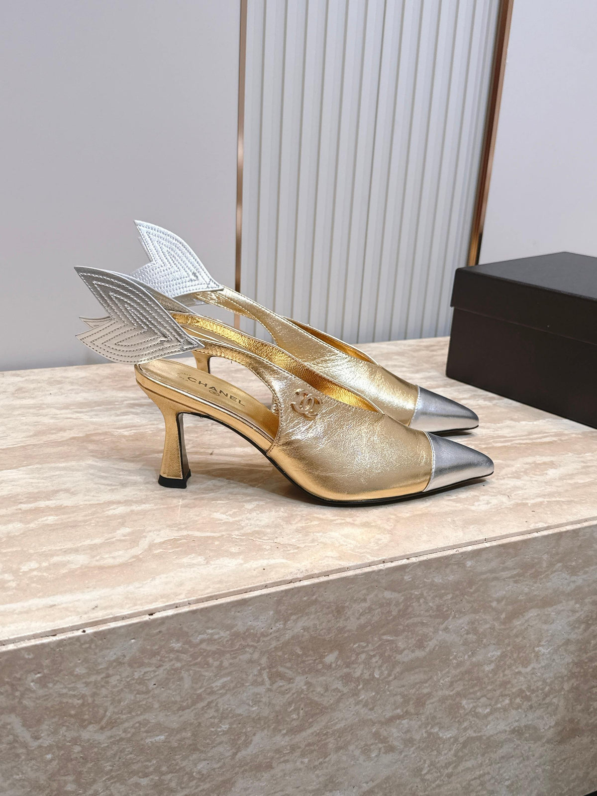 CC Métiers d'art 2026 Slingbacks 9.5cm Gold Metallic Lambskin 898983