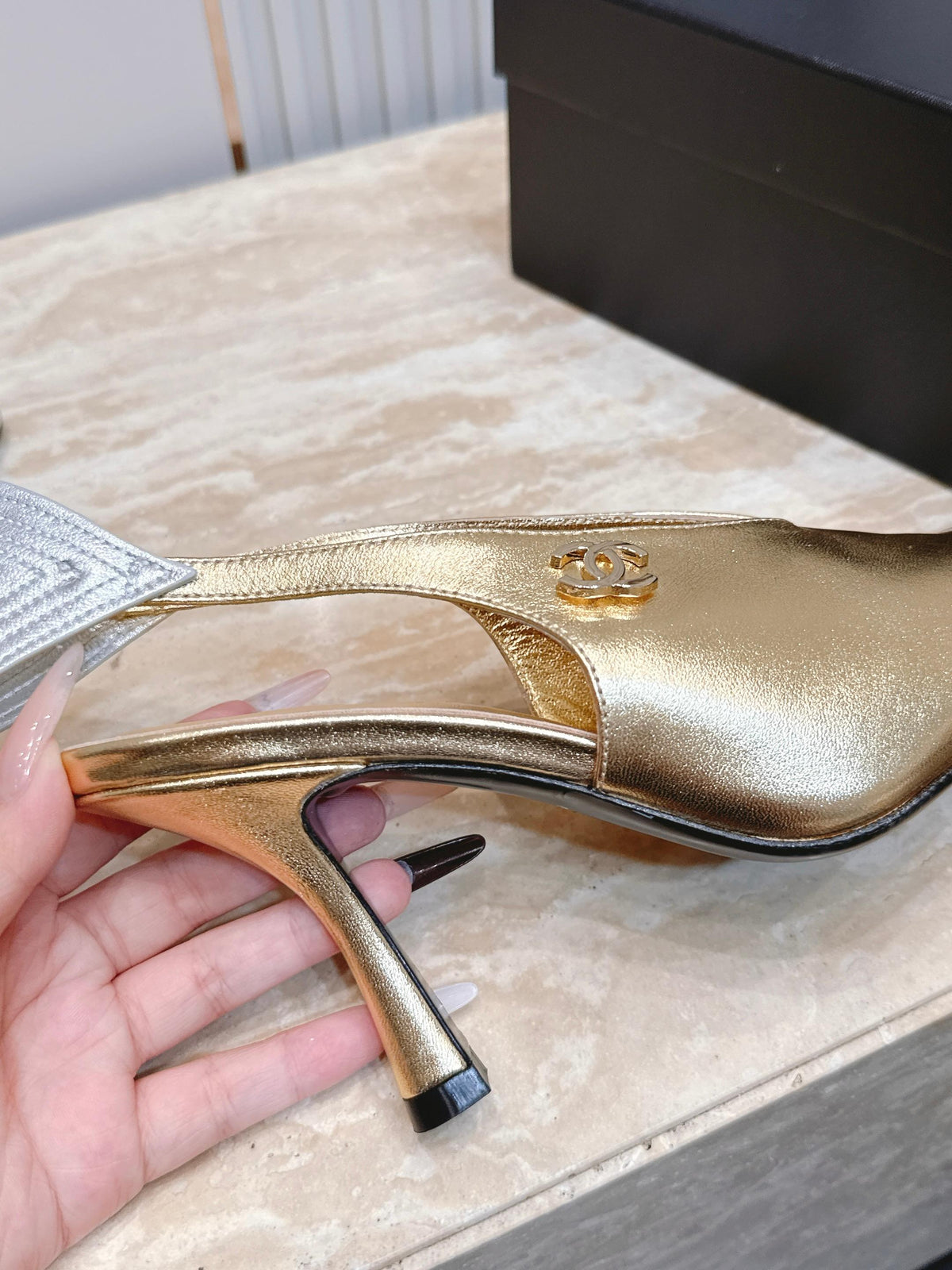 CC Métiers d'art 2026 Slingbacks 9.5cm Gold Metallic Lambskin 898983