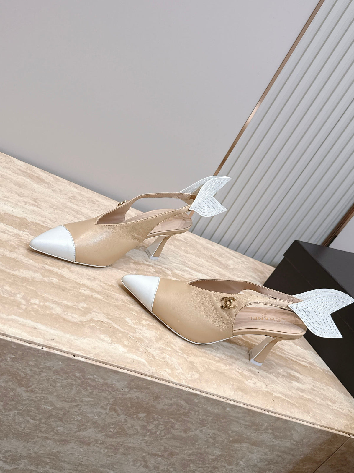 CC Métiers d'art 2026 Slingbacks 9.5cm Beige Lambskin 898980