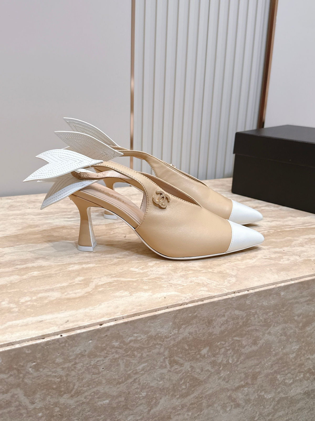 CC Métiers d'art 2026 Slingbacks 9.5cm Beige Lambskin 898980