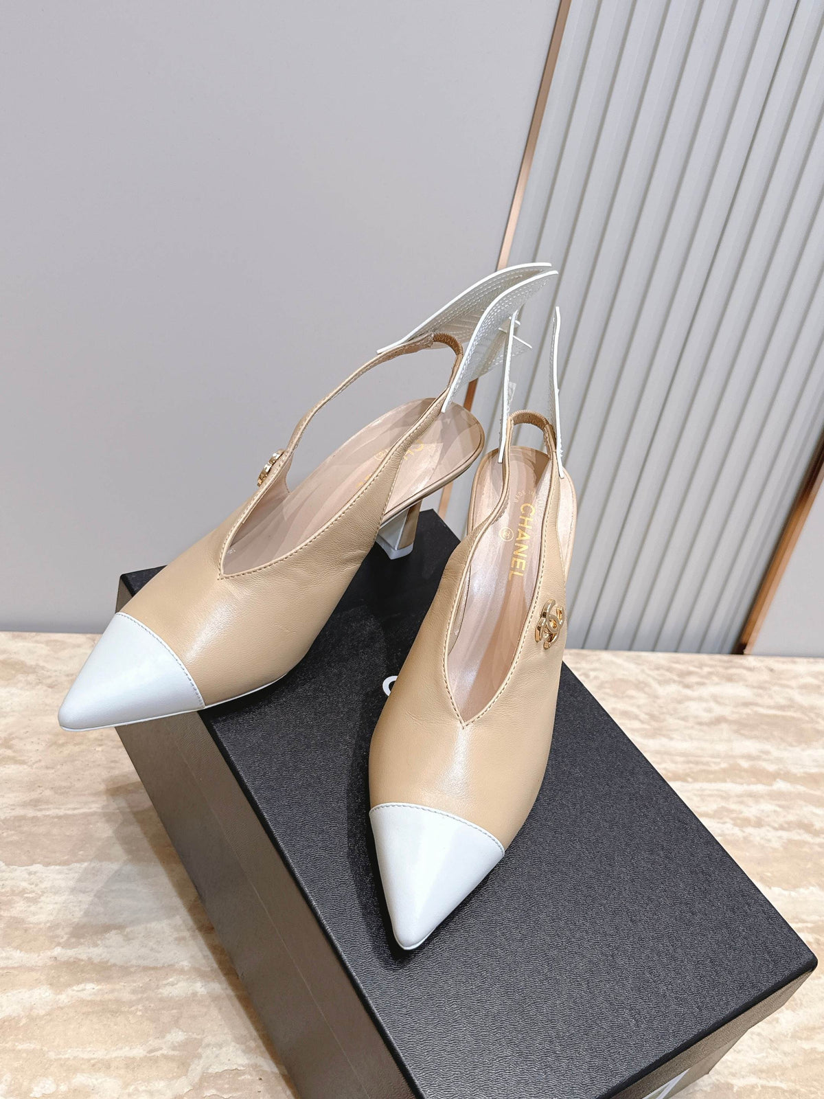 CC Métiers d'art 2026 Slingbacks 9.5cm Beige Lambskin 898980