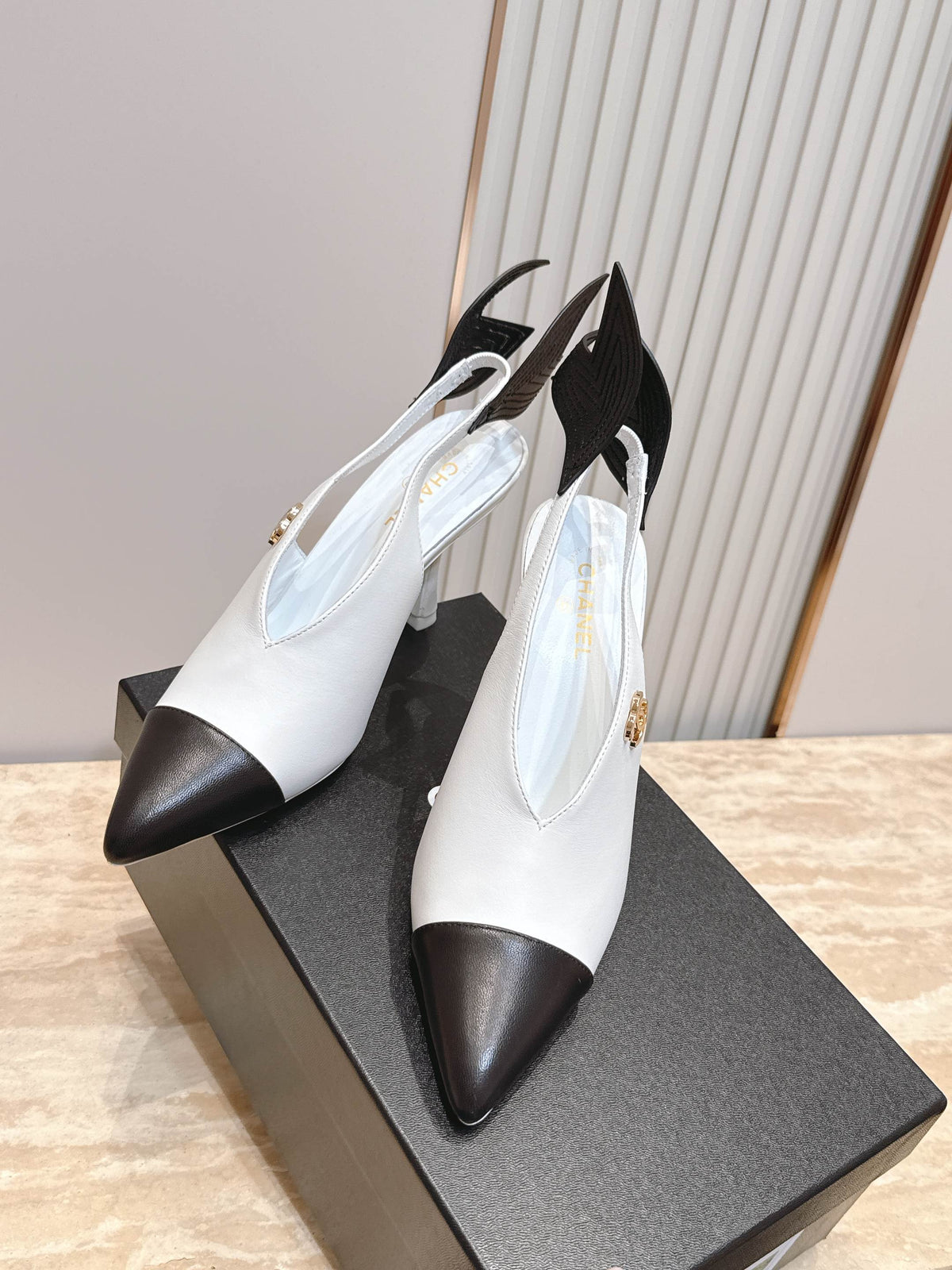 CC Métiers d'art 2026 Slingbacks 9.5cm White Lambskin 898979