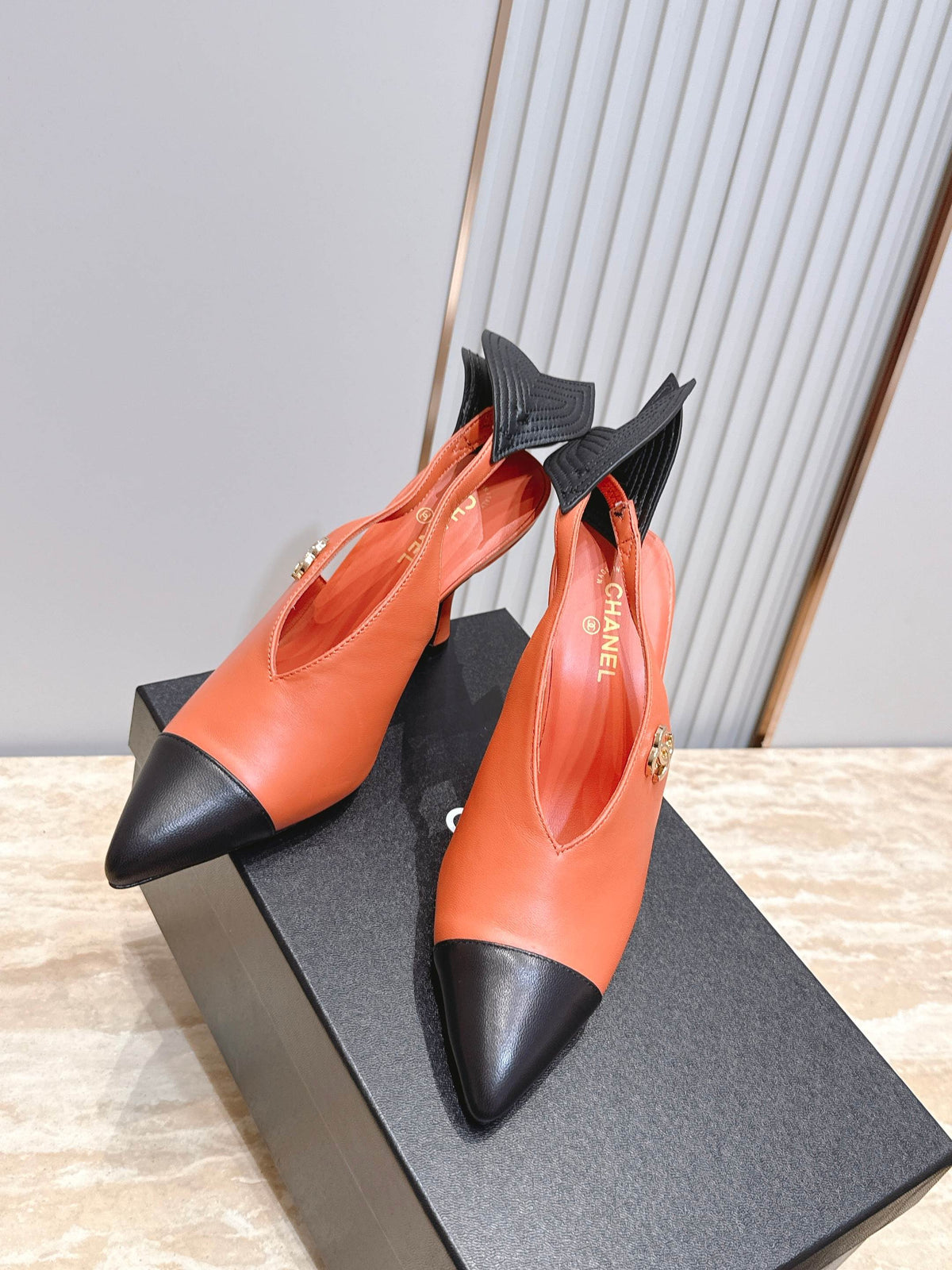 CC Métiers d'art 2026 Slingbacks 9.5cm Coral Orange Lambskin 898978