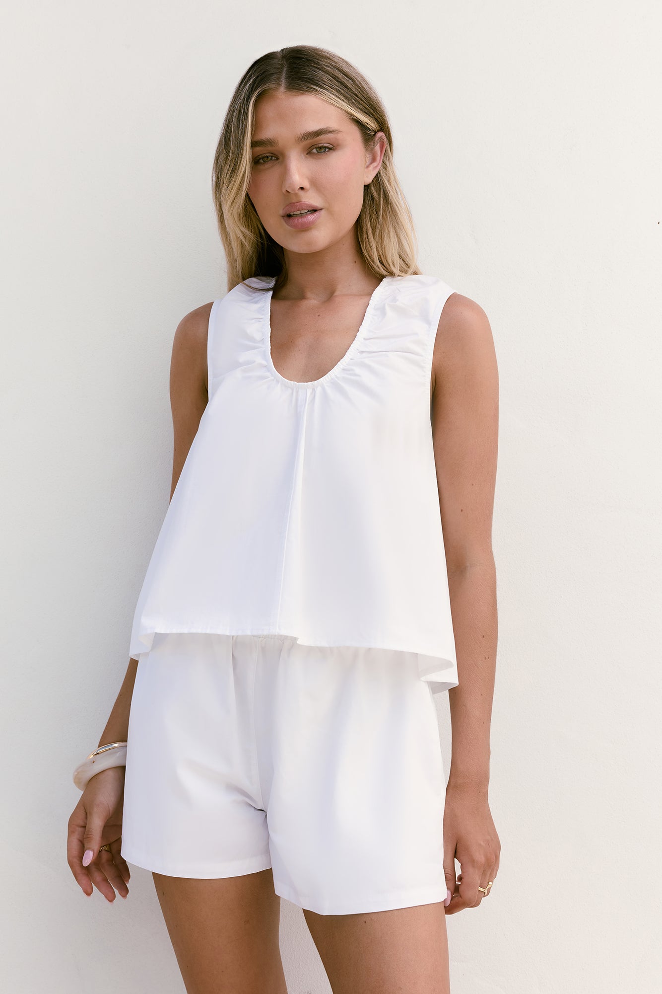 Madarima Shorts White