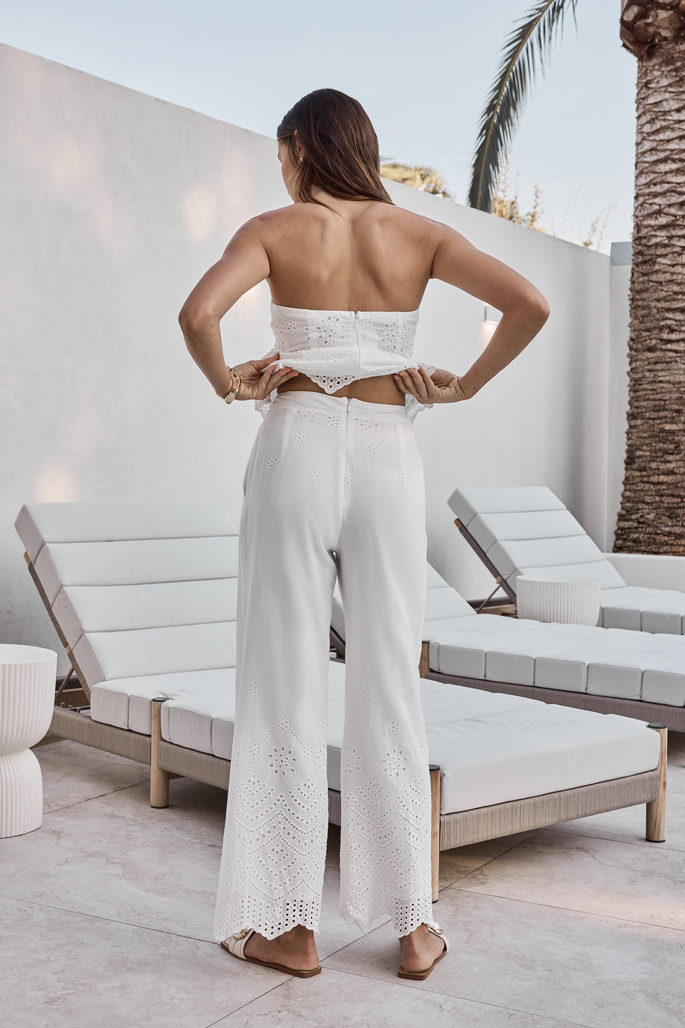 Be The One Set White