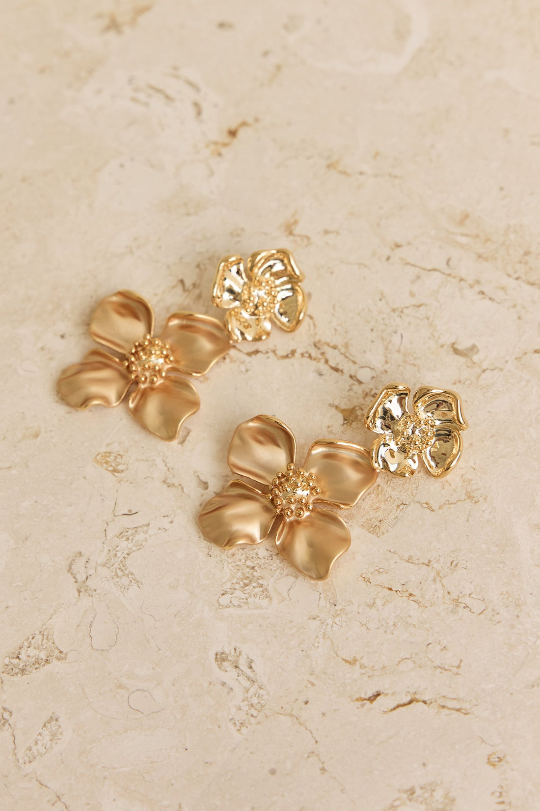 18k Gold Plated Island Flowers Earrings Gold