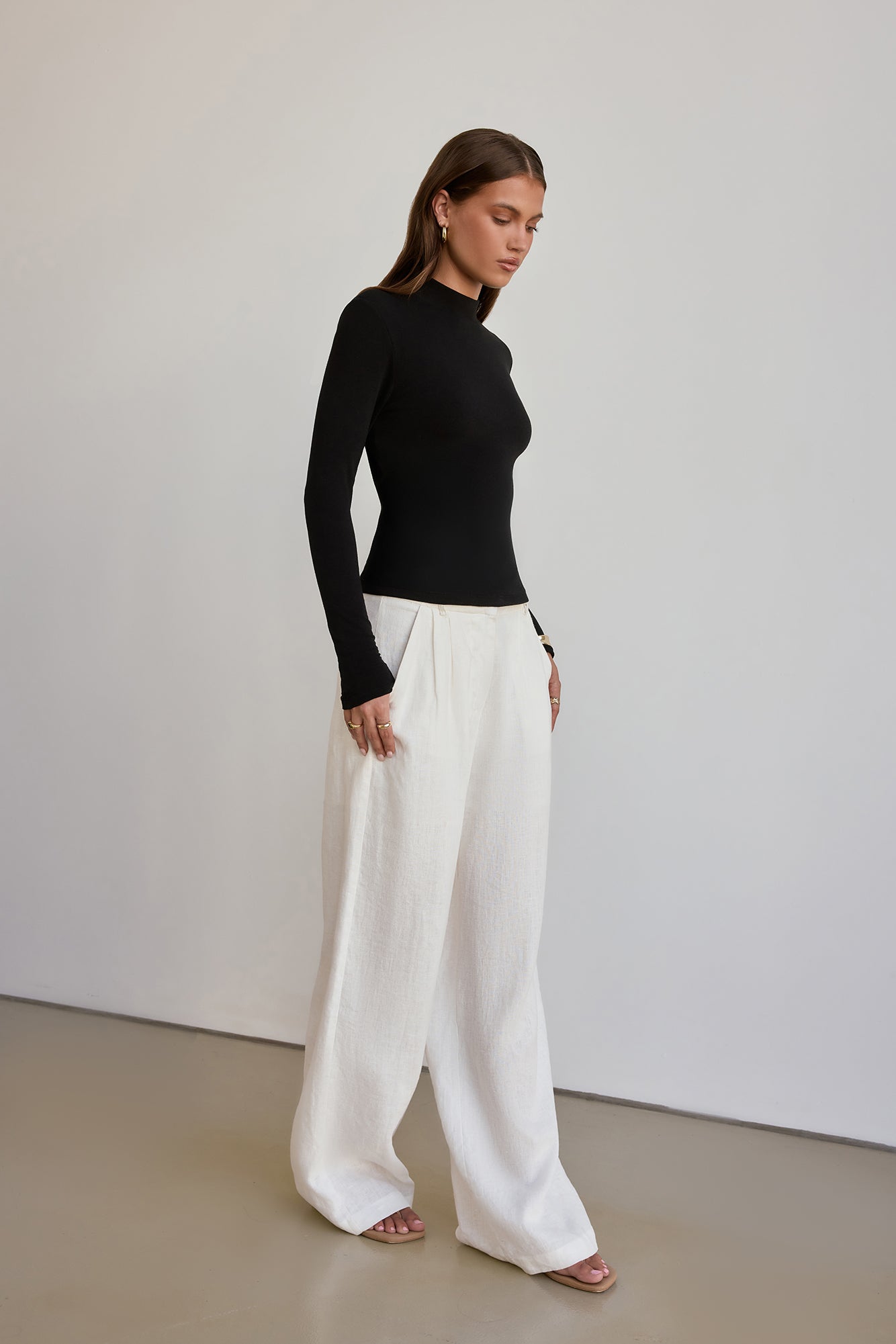 BASE Form Luxe Knit Simple High Neck Long Sleeve Top Black