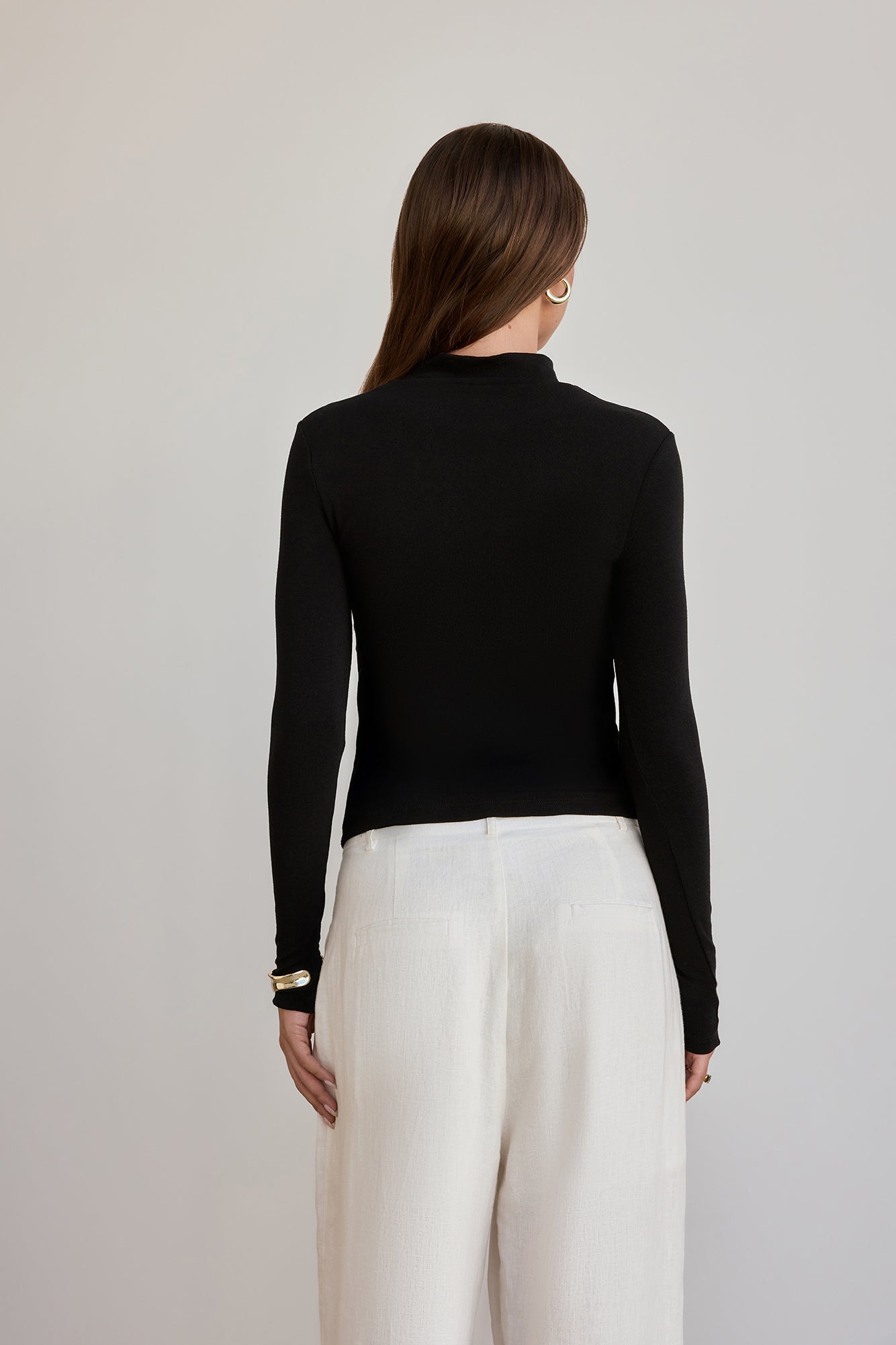 BASE Form Luxe Knit Simple High Neck Long Sleeve Top Black