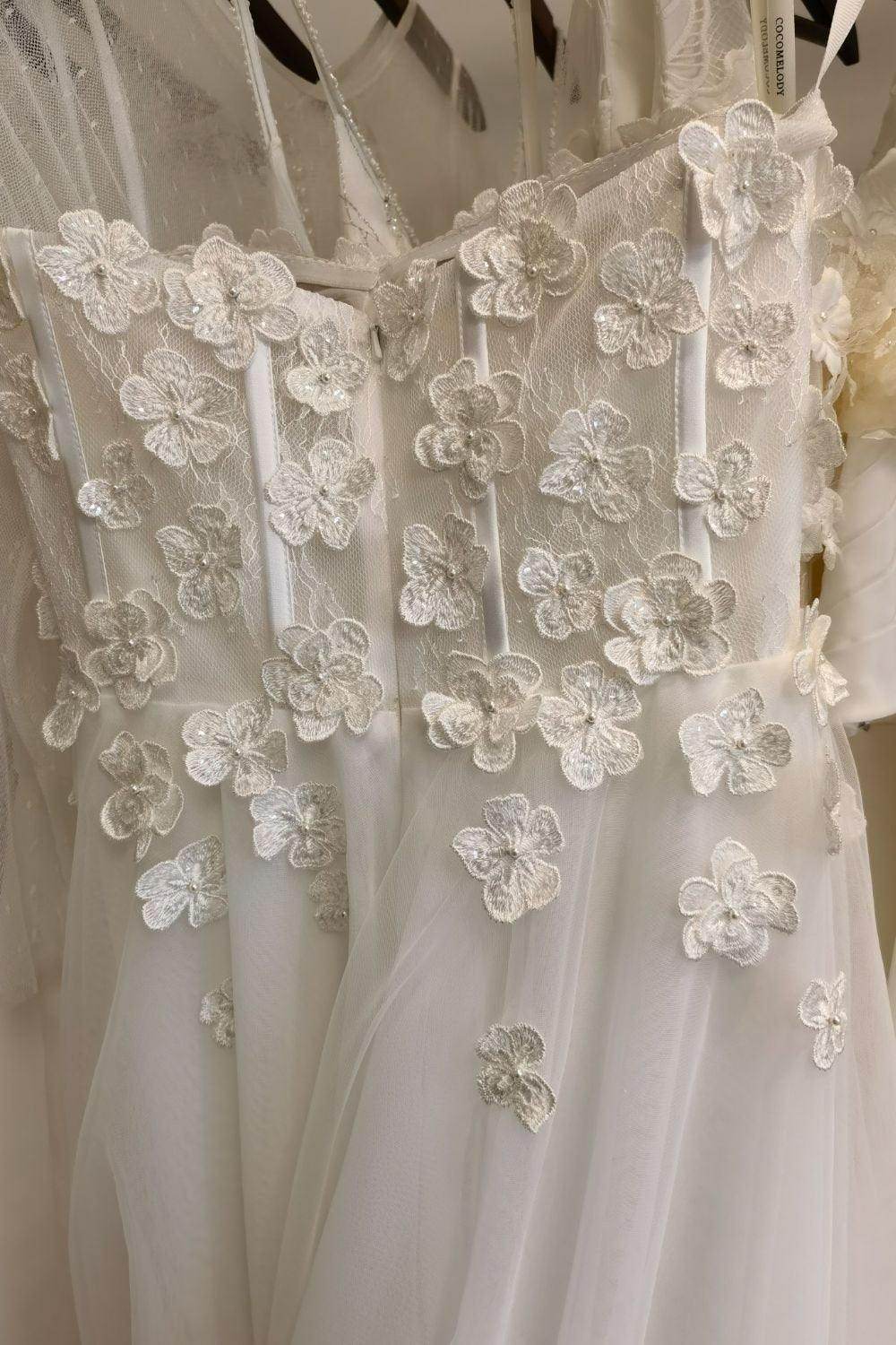 A-Line Sweep-Brush Train Lace Tulle Wedding Dress CW3117