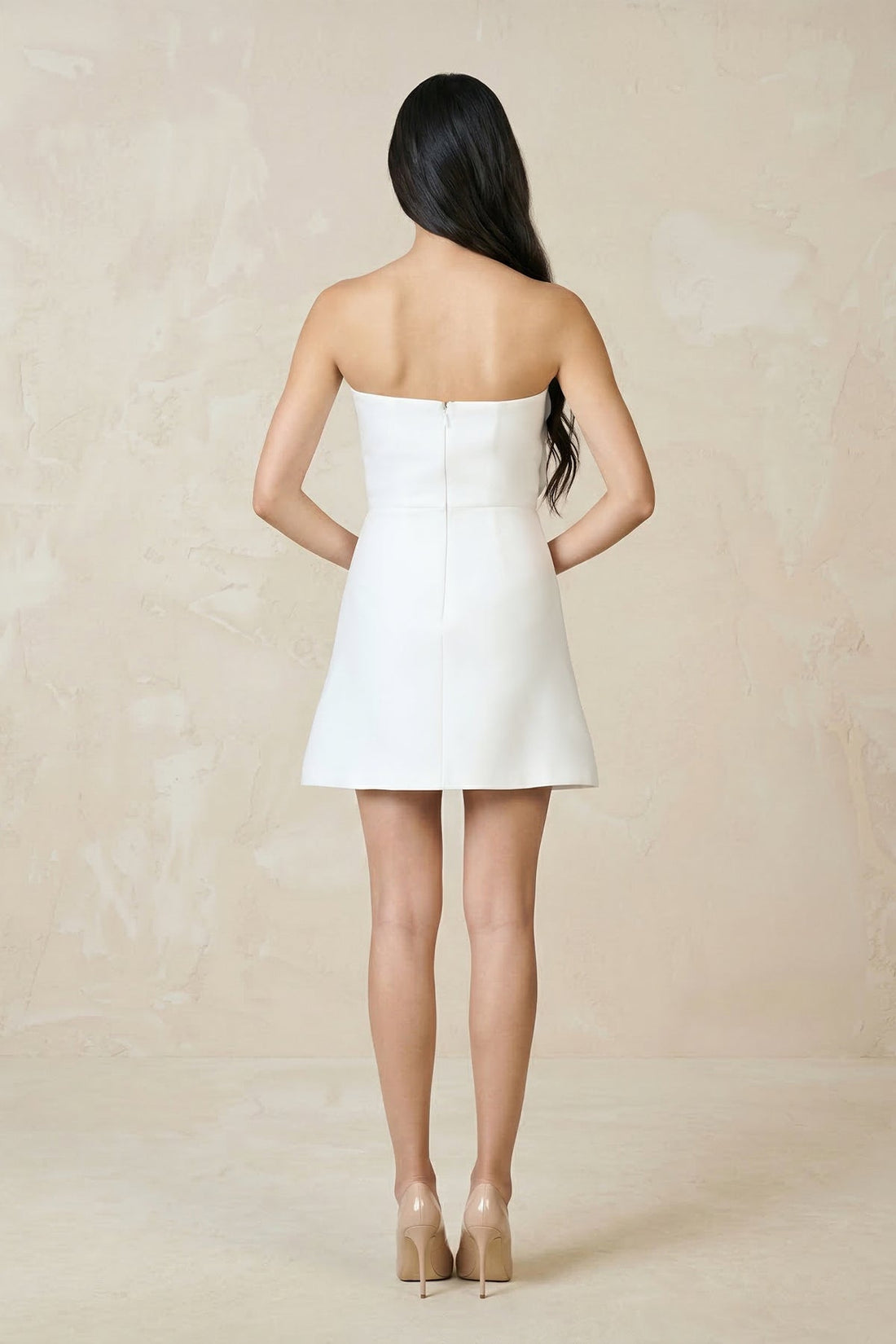 3D-Flower Strapless Sheath Mini Wedding Dress in White