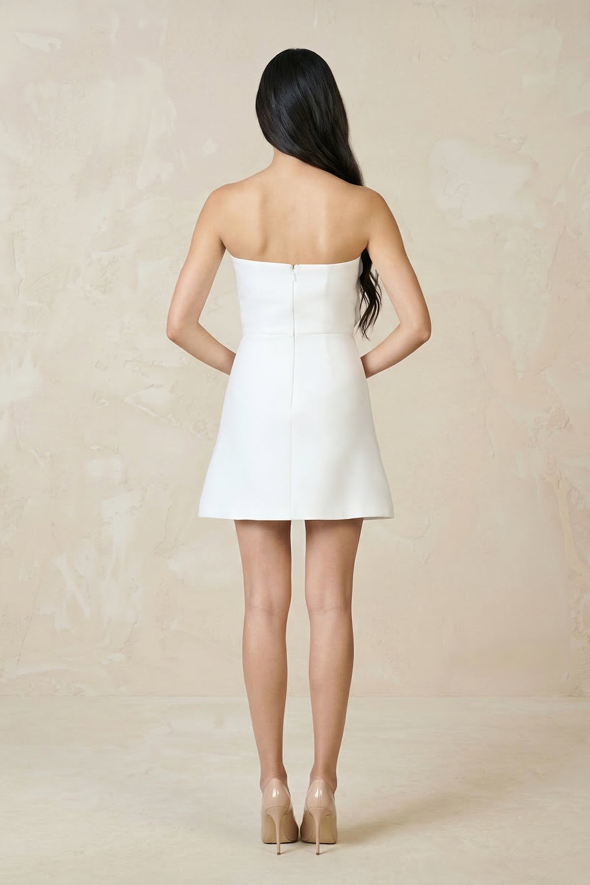 3D-Flower Strapless Sheath Mini Wedding Dress in White