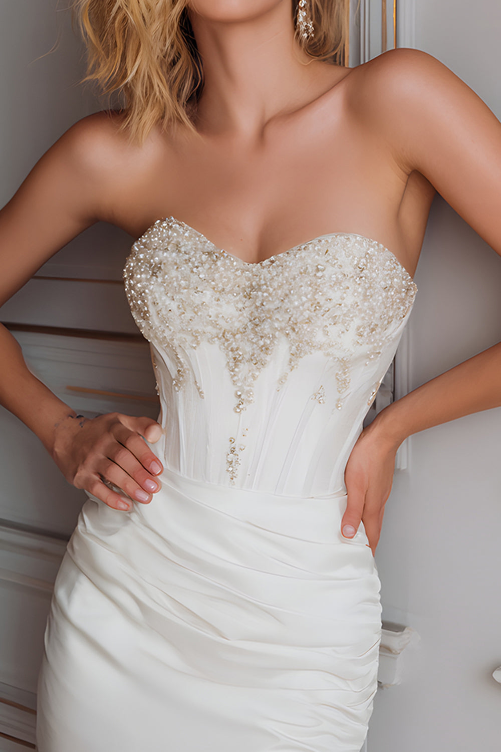 White Sweetheart Bodycon Short Homecoming Dress with Beading