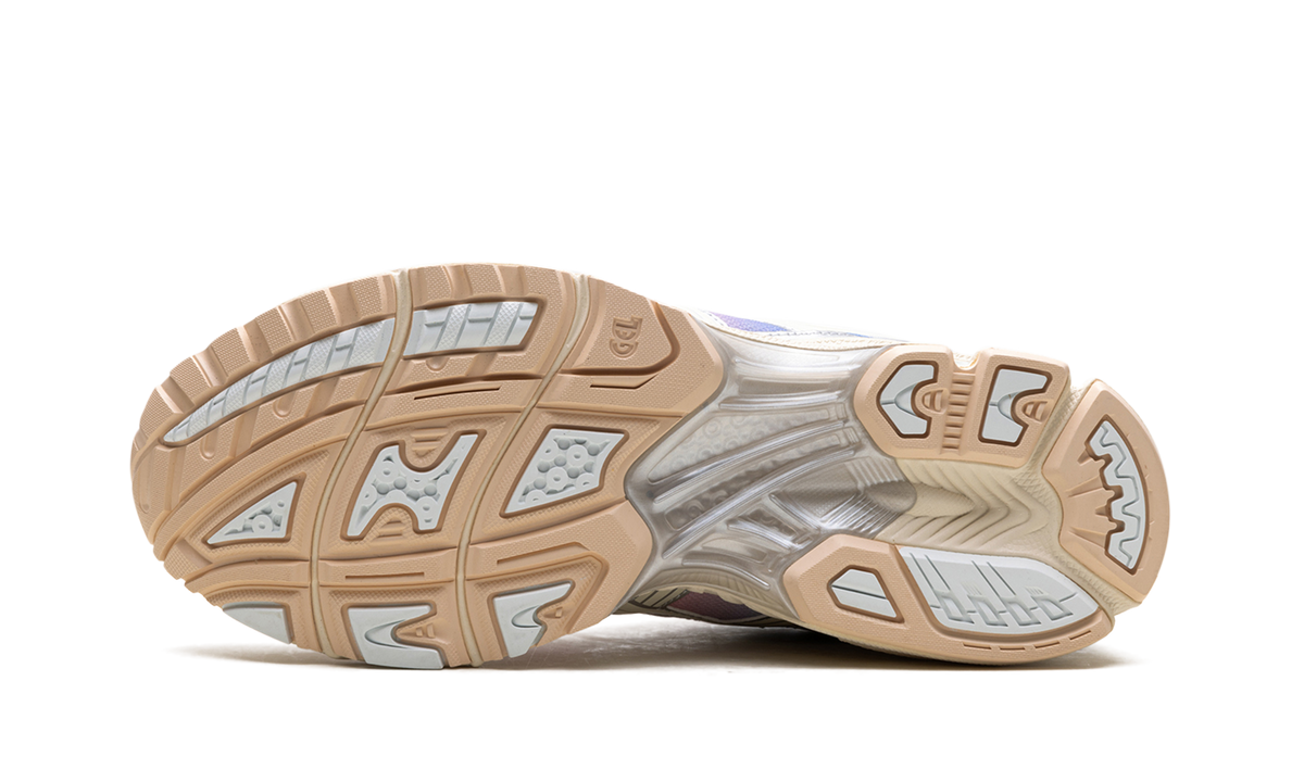 Gel-Kayano 14 WMNS Baked Pink Cream 1202A516 700