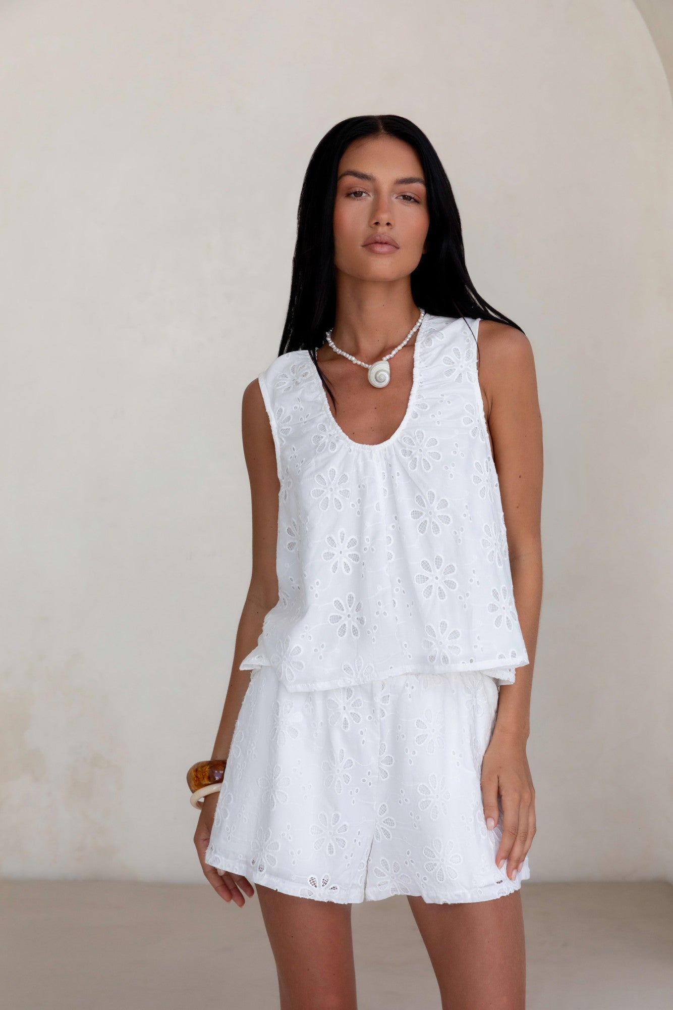 Kyra Shorts White