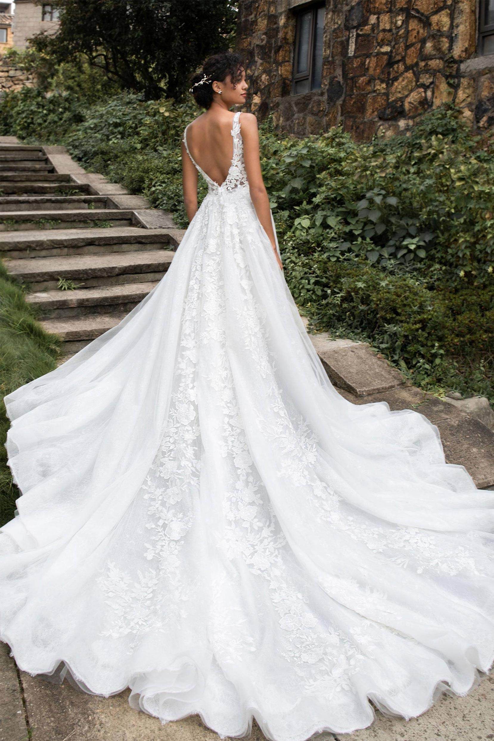 Princess Chapel Train Tulle Wedding Dress CW2386
