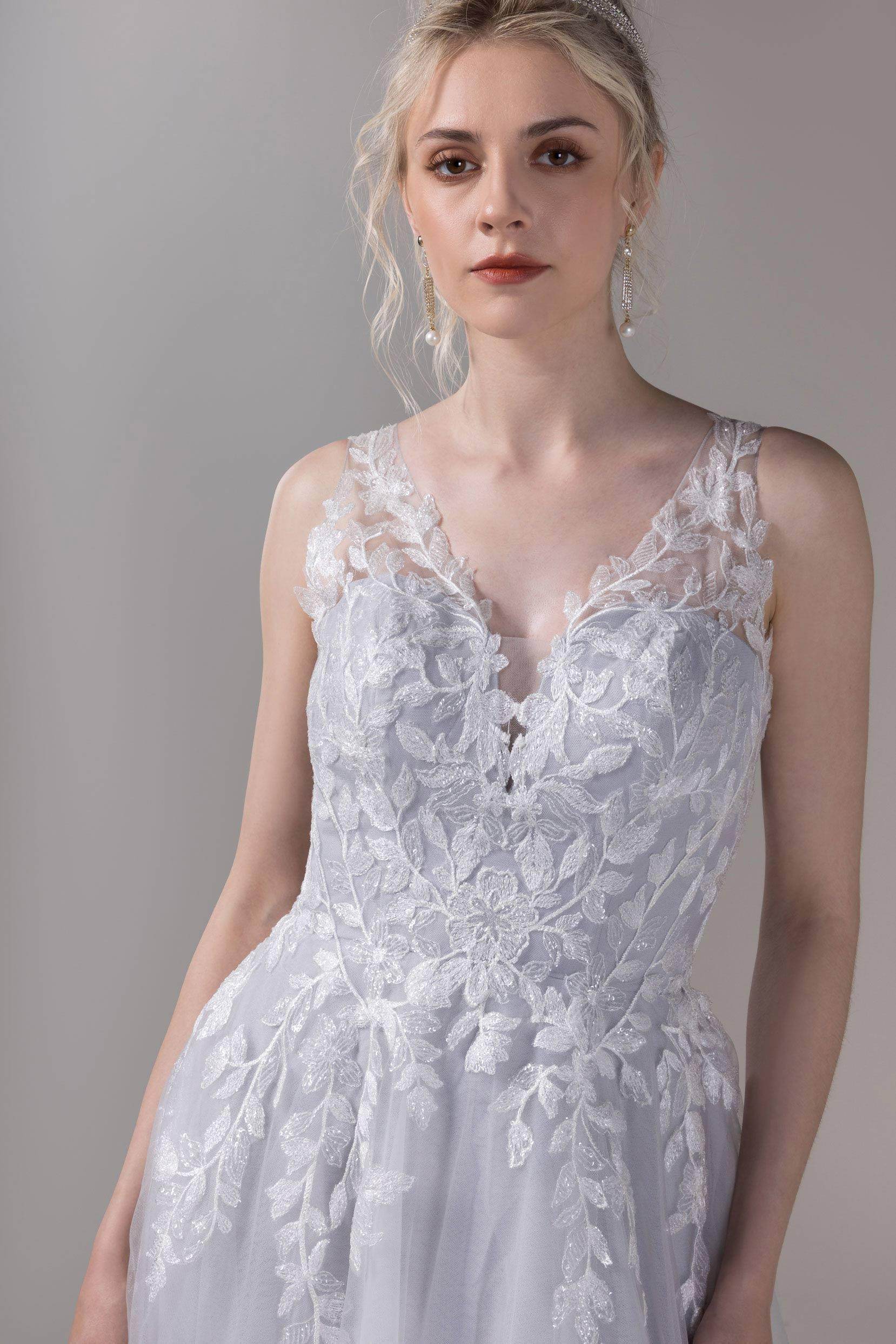 A-Line Chapel Train Lace Tulle Wedding Dress CW2810