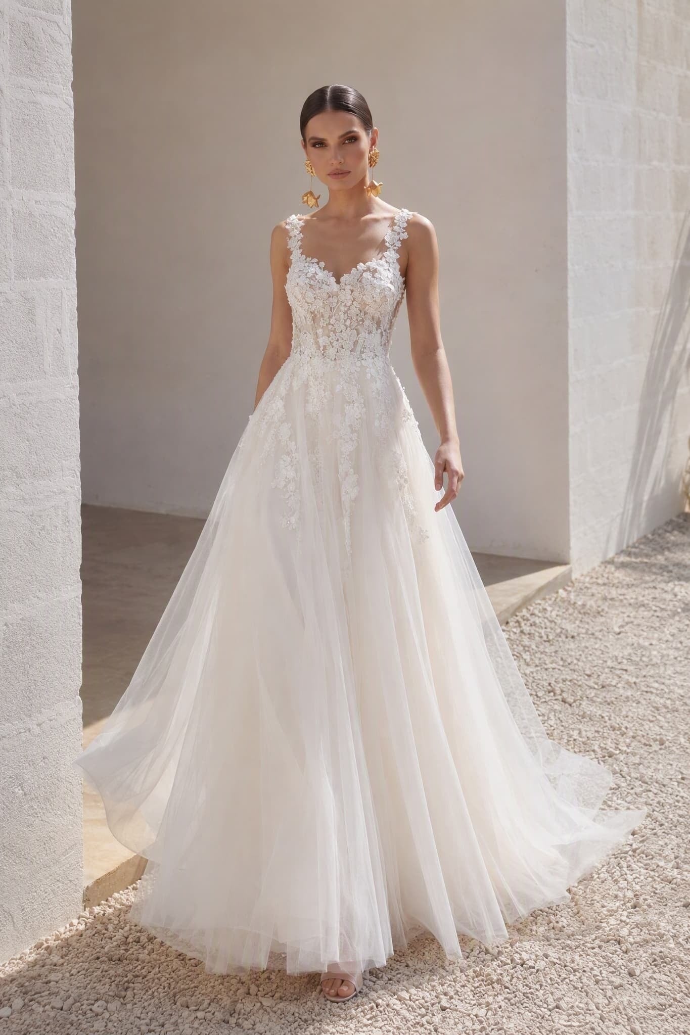 A-Line Sweep-Brush Train Lace Tulle Wedding Dress CW3101