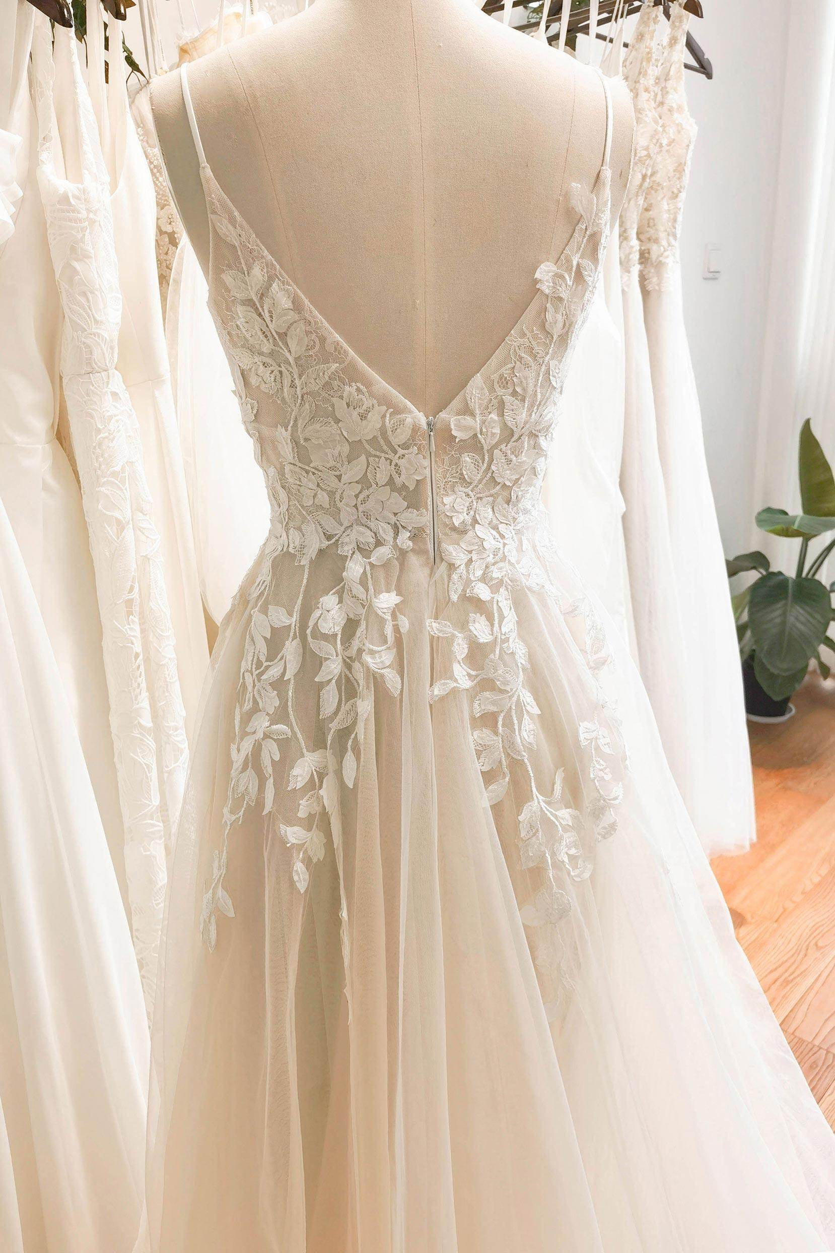 A-Line Floor Length Lace Tulle Wedding Dress CW3119