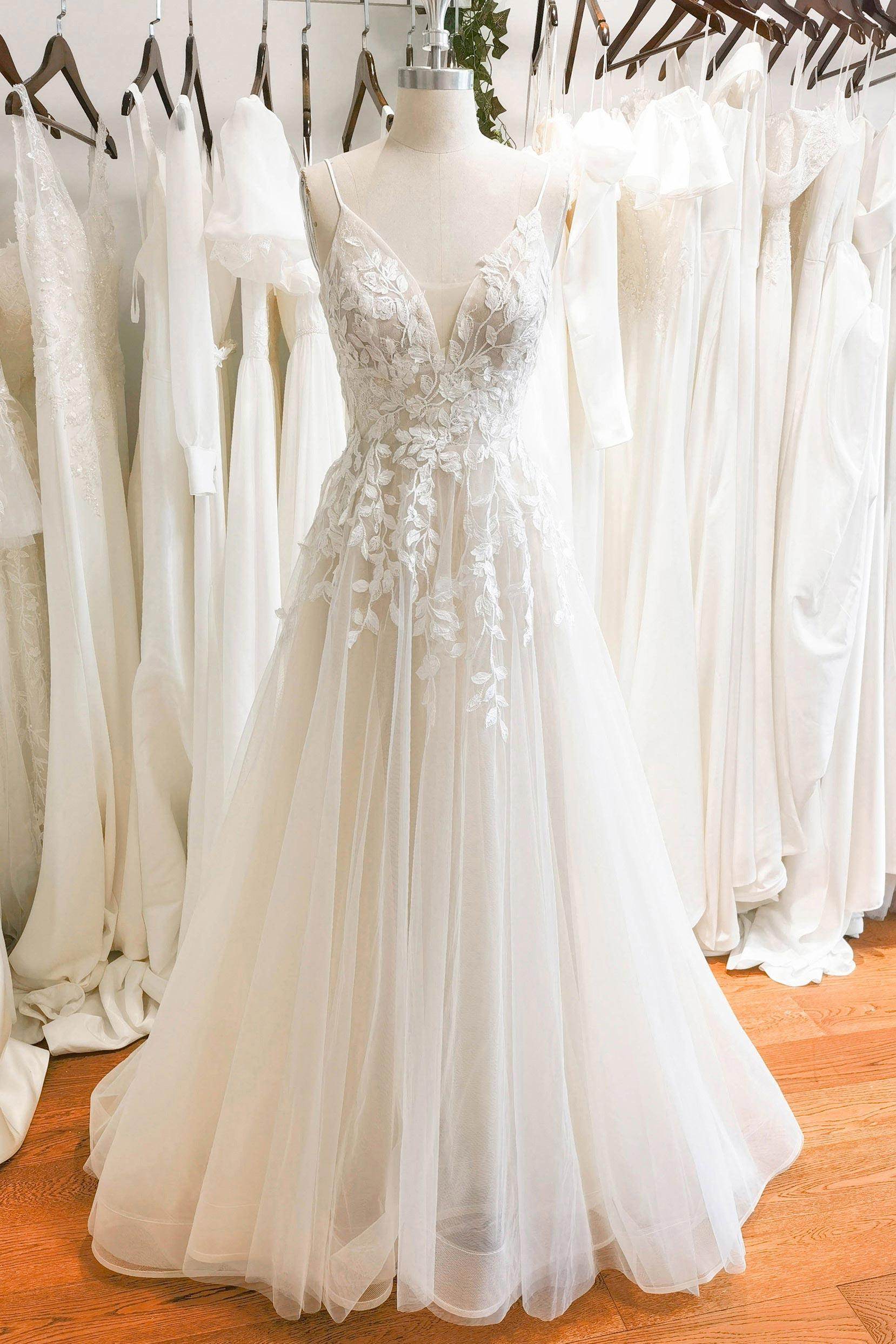 A-Line Floor Length Lace Tulle Wedding Dress CW3119