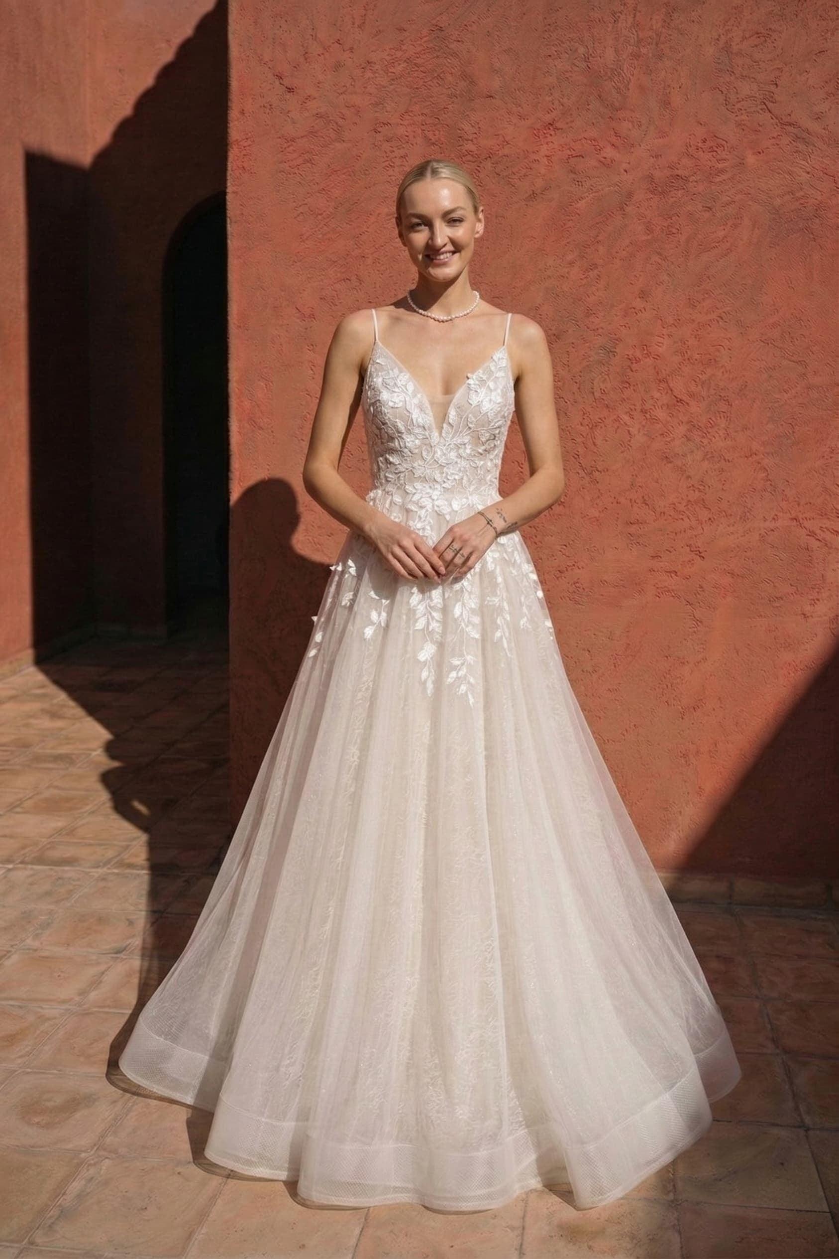 A-Line Floor Length Lace Tulle Wedding Dress CW3119