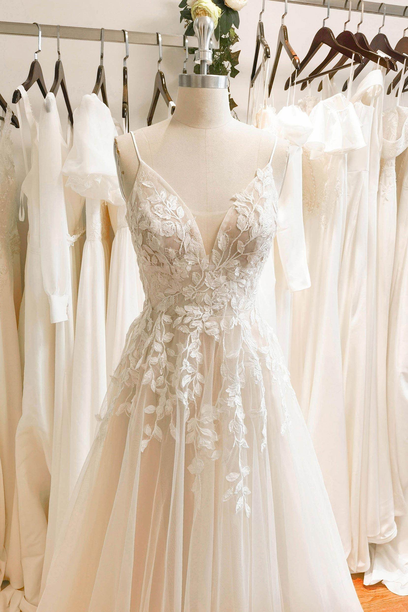 A-Line Floor Length Lace Tulle Wedding Dress CW3119