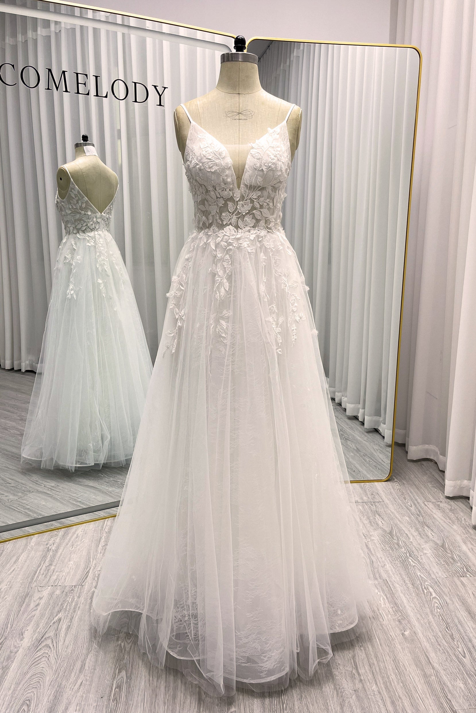 A-Line Floor Length Lace Tulle Wedding Dress CW3119