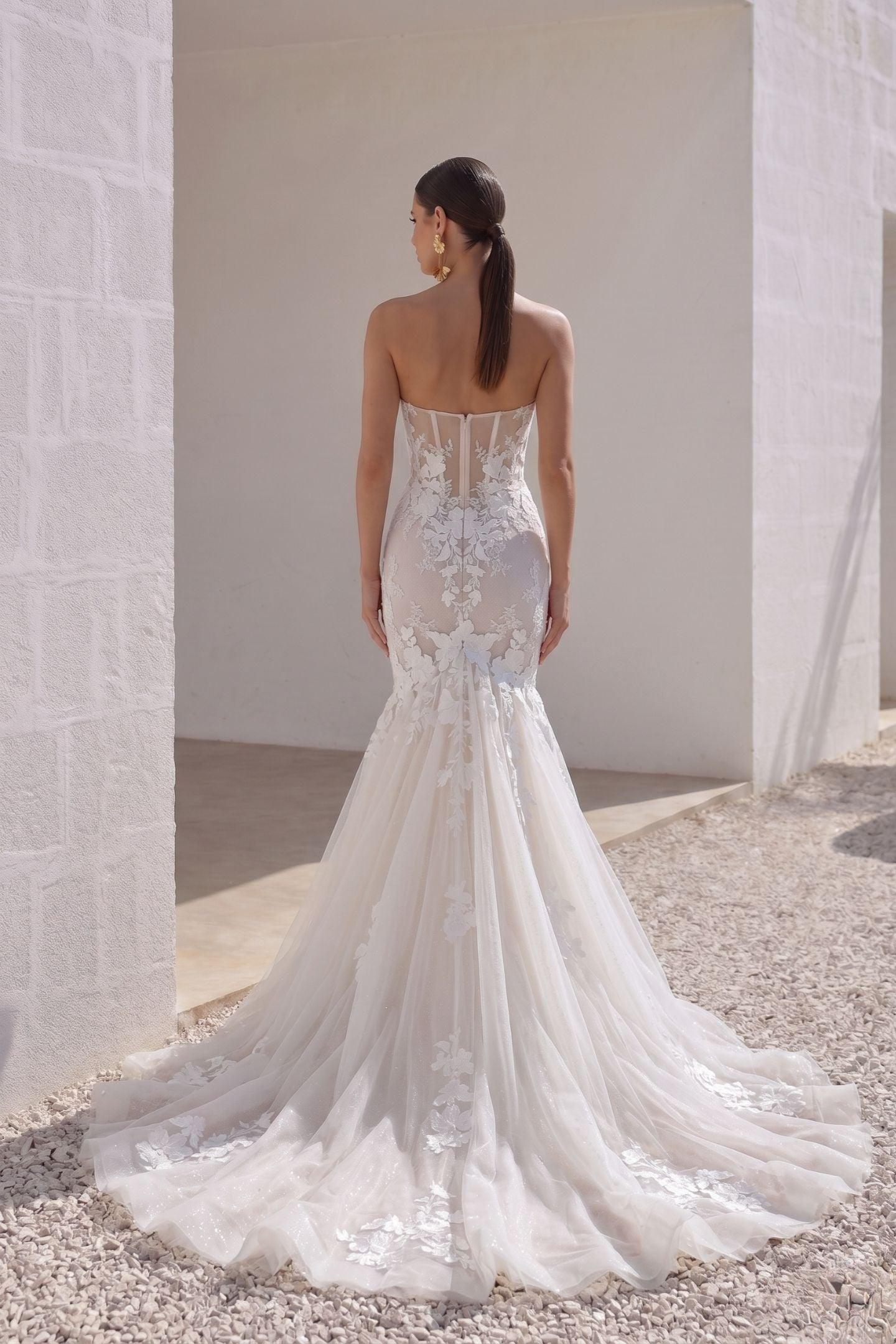 Trumpet-Mermaid Chapel Train Lace Tulle Wedding Dress CW3133