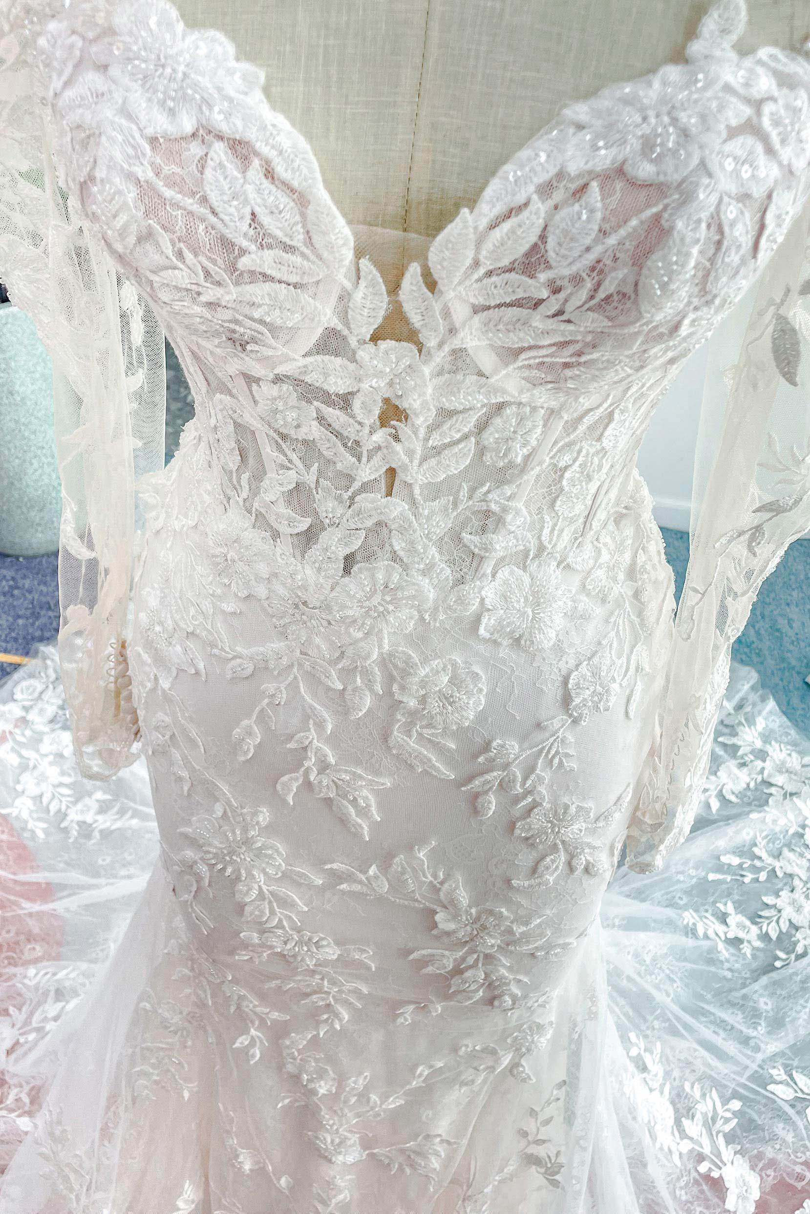 Trumpet-Mermaid Chapel Train Lace Tulle Wedding Dress CW3135