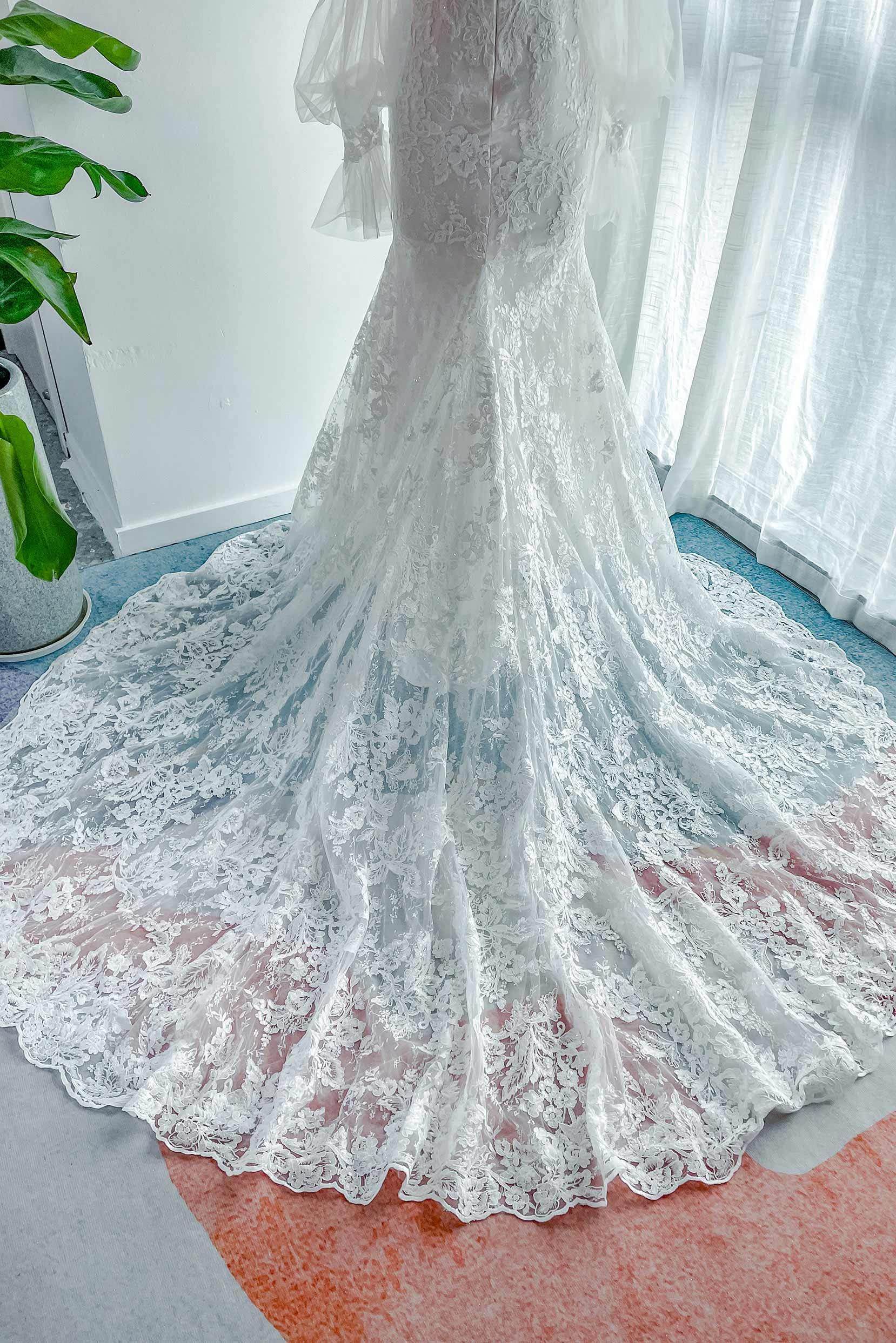 Trumpet-Mermaid Court Train Lace Tulle Wedding Dress CW3148