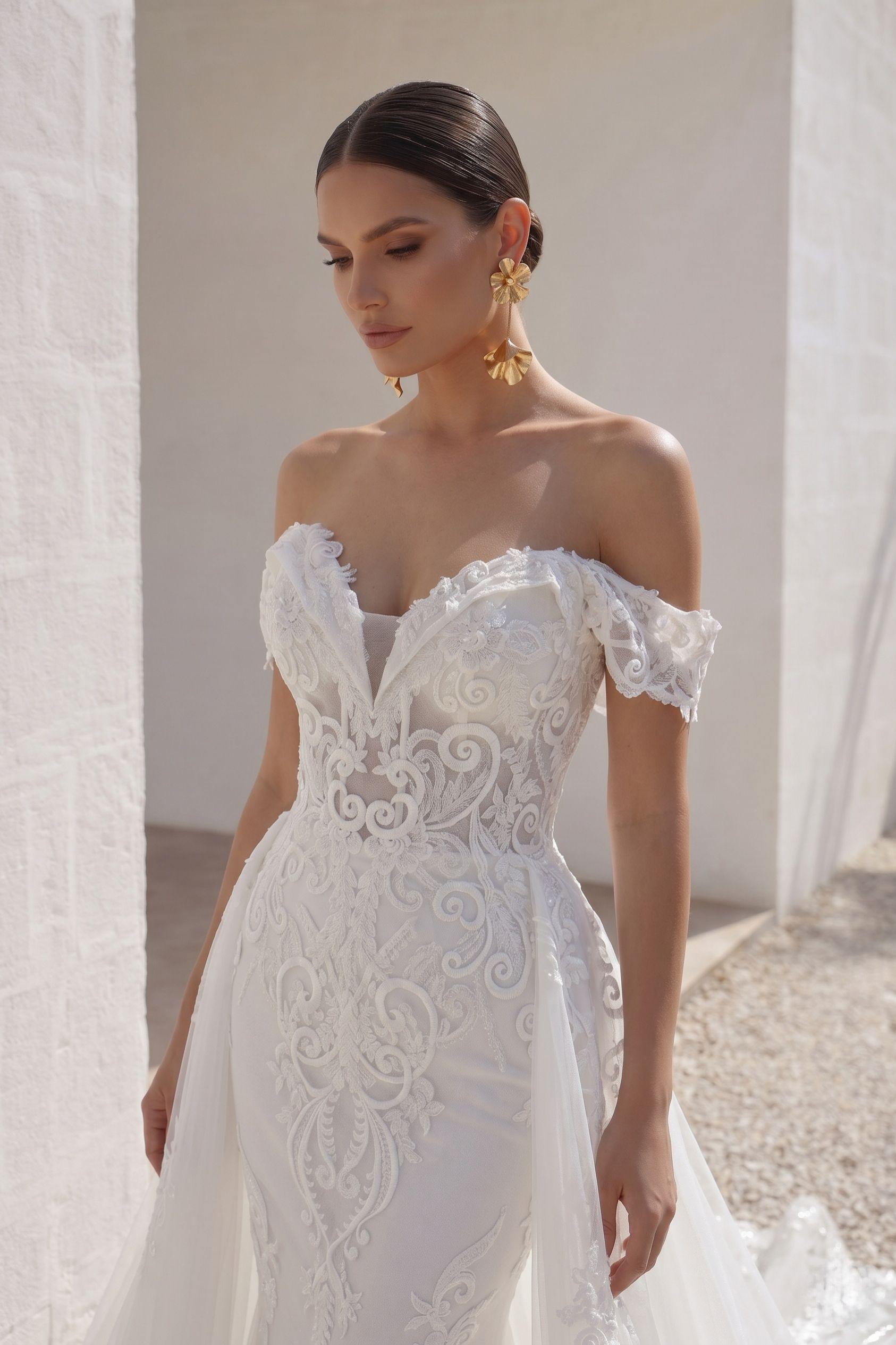 Trumpet-Mermaid Chapel Train Lace Tulle Wedding Dress CW3149