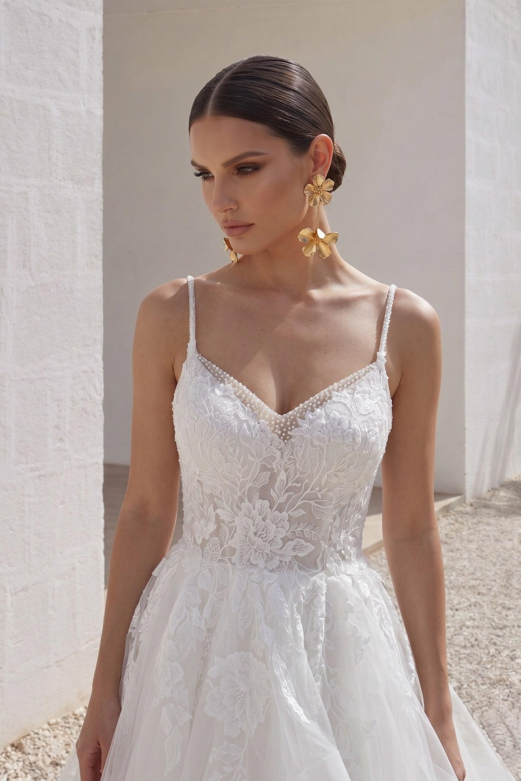 A-Line Court Train Lace Tulle Wedding Dress CW3154