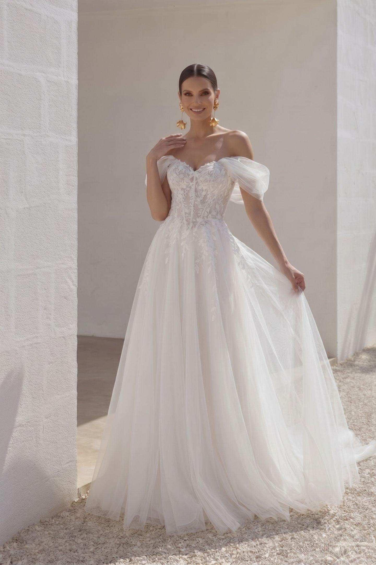 A-Line Court Train Lace Tulle Wedding Dress CW3158