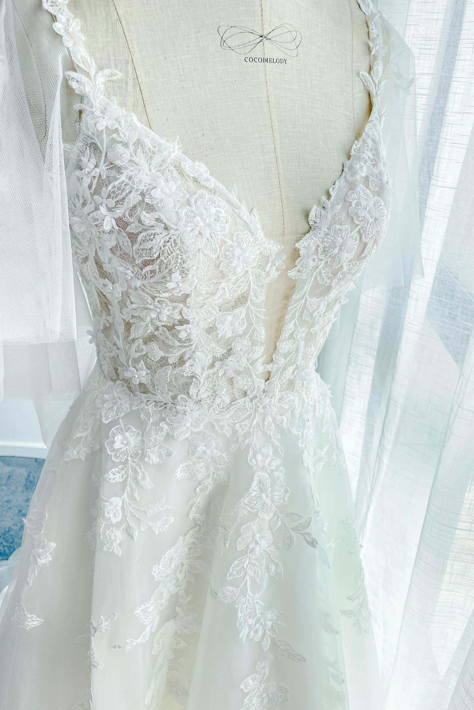 A-Line Court Train Lace Tulle Wedding Dress CW3160