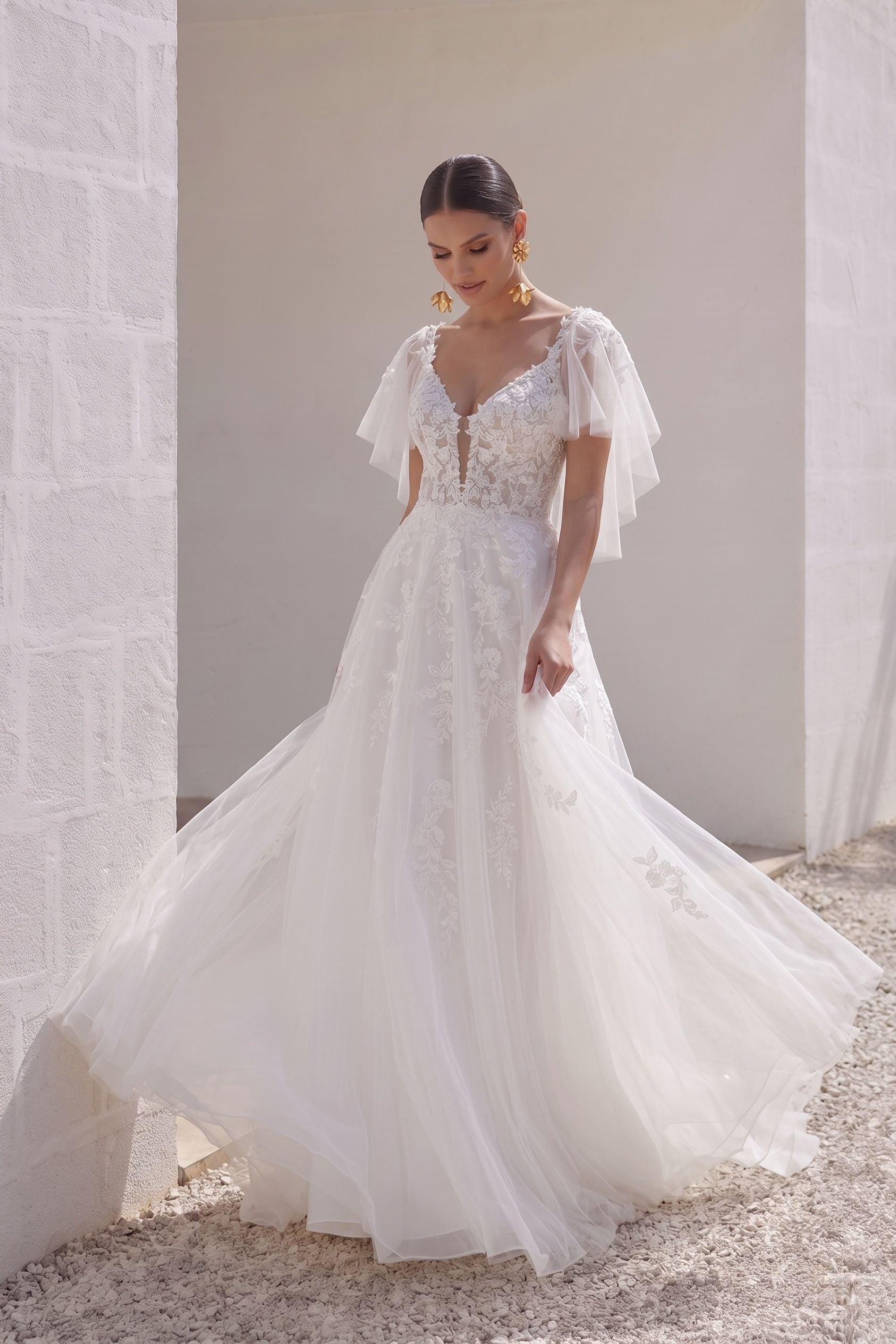 A-Line Court Train Lace Tulle Wedding Dress CW3160