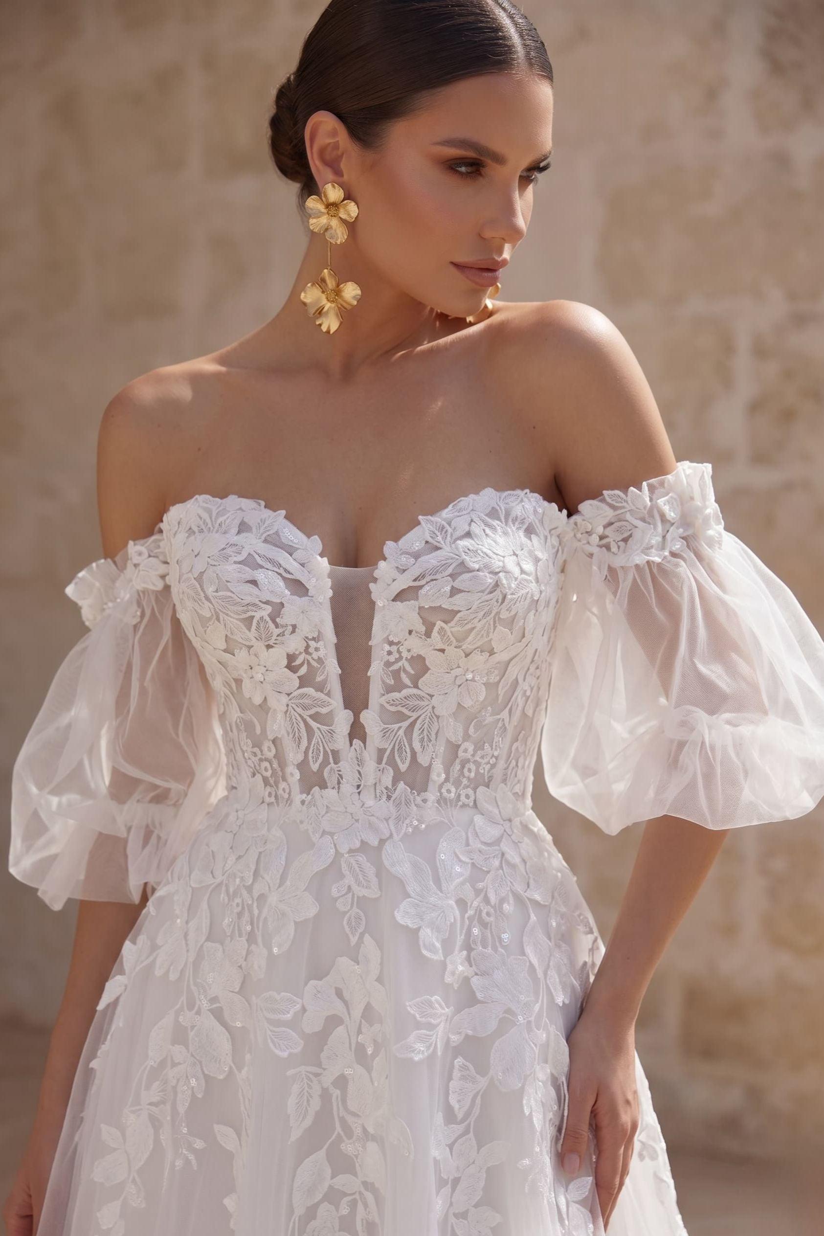 A-Line Court Train Lace Tulle Wedding Dress CW3162