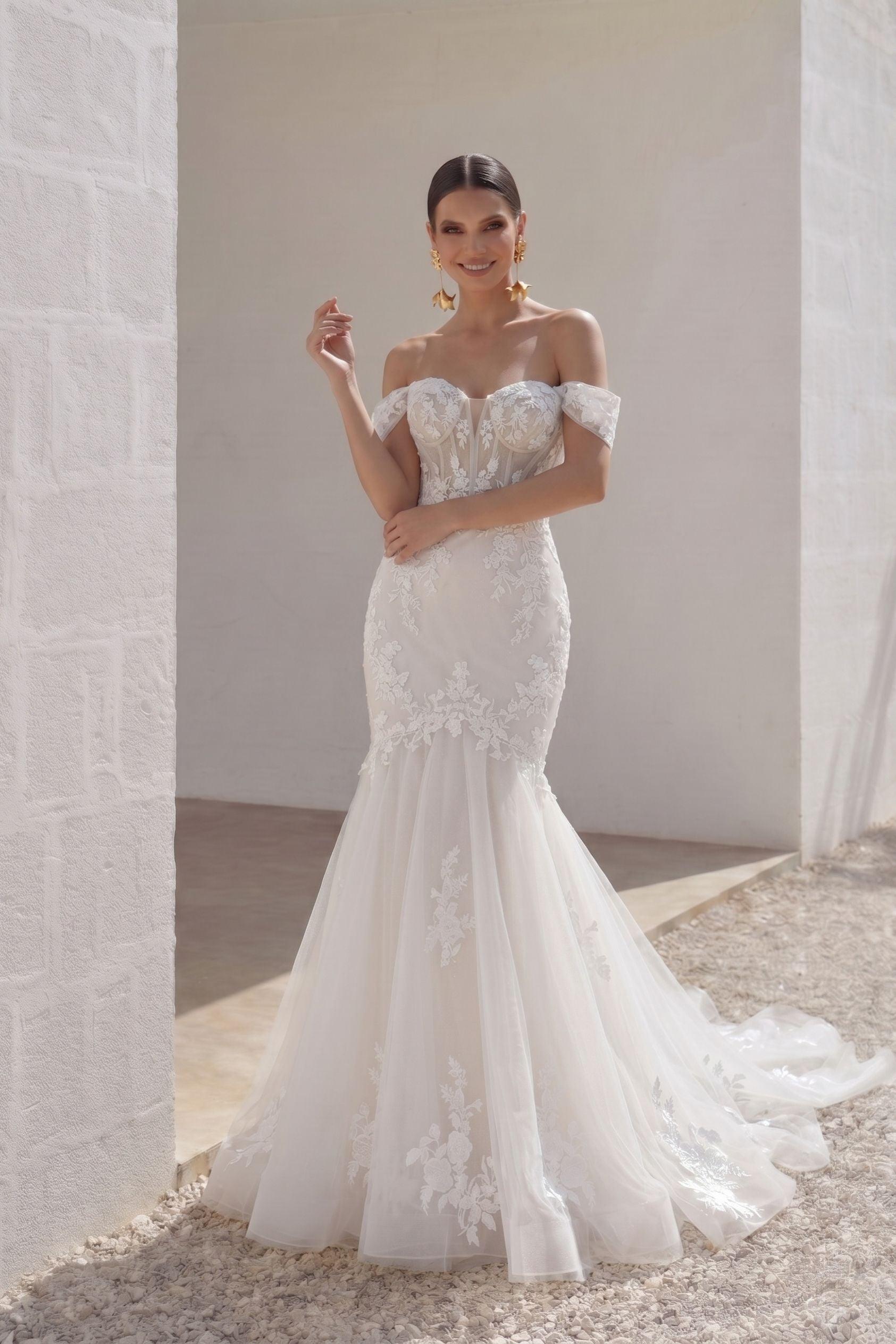 Trumpet-Mermaid Chapel Train Lace Wedding Dress CW3255