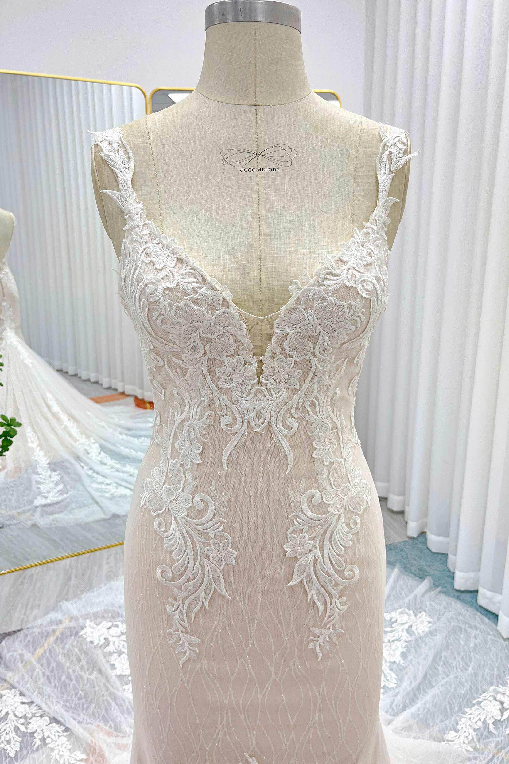 Trumpet-Mermaid Chapel Train Lace Tulle Wedding Dress CW3273