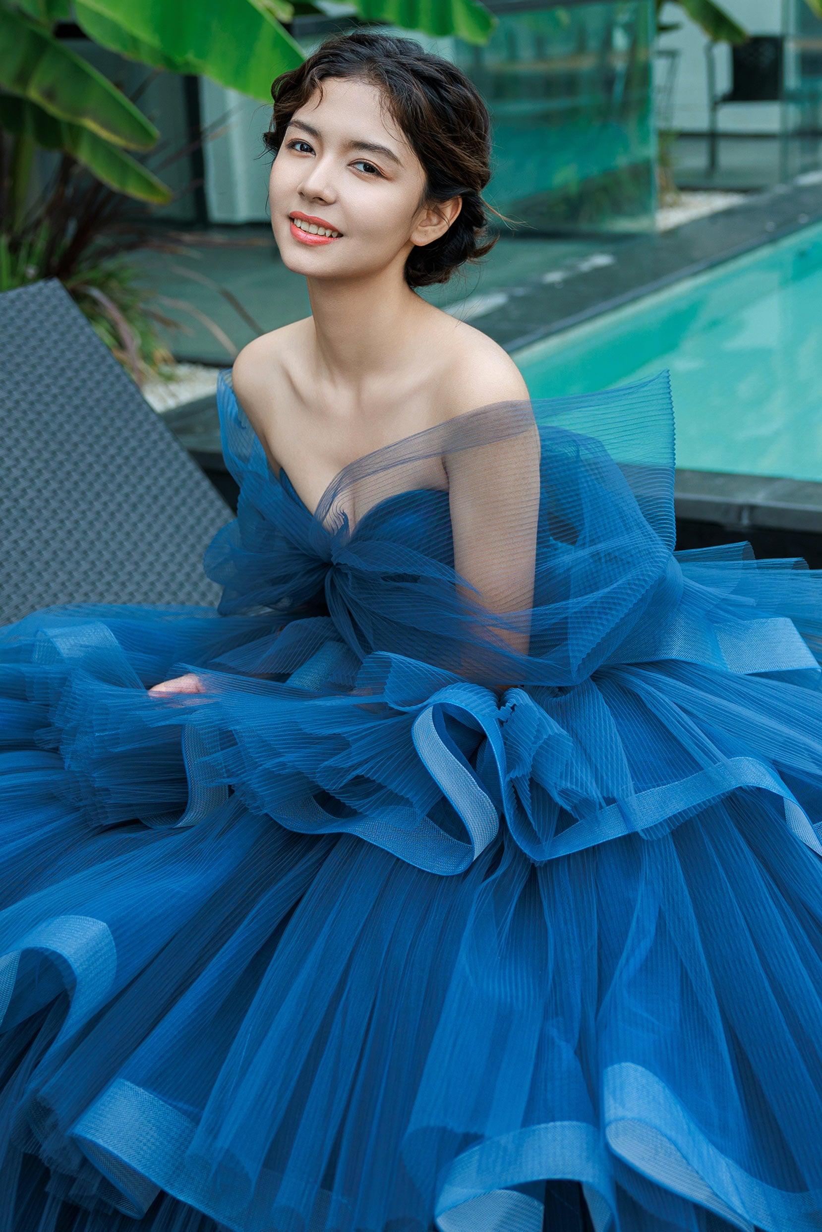 Ball Gown Court Train Tulle Wedding Dress CW3298