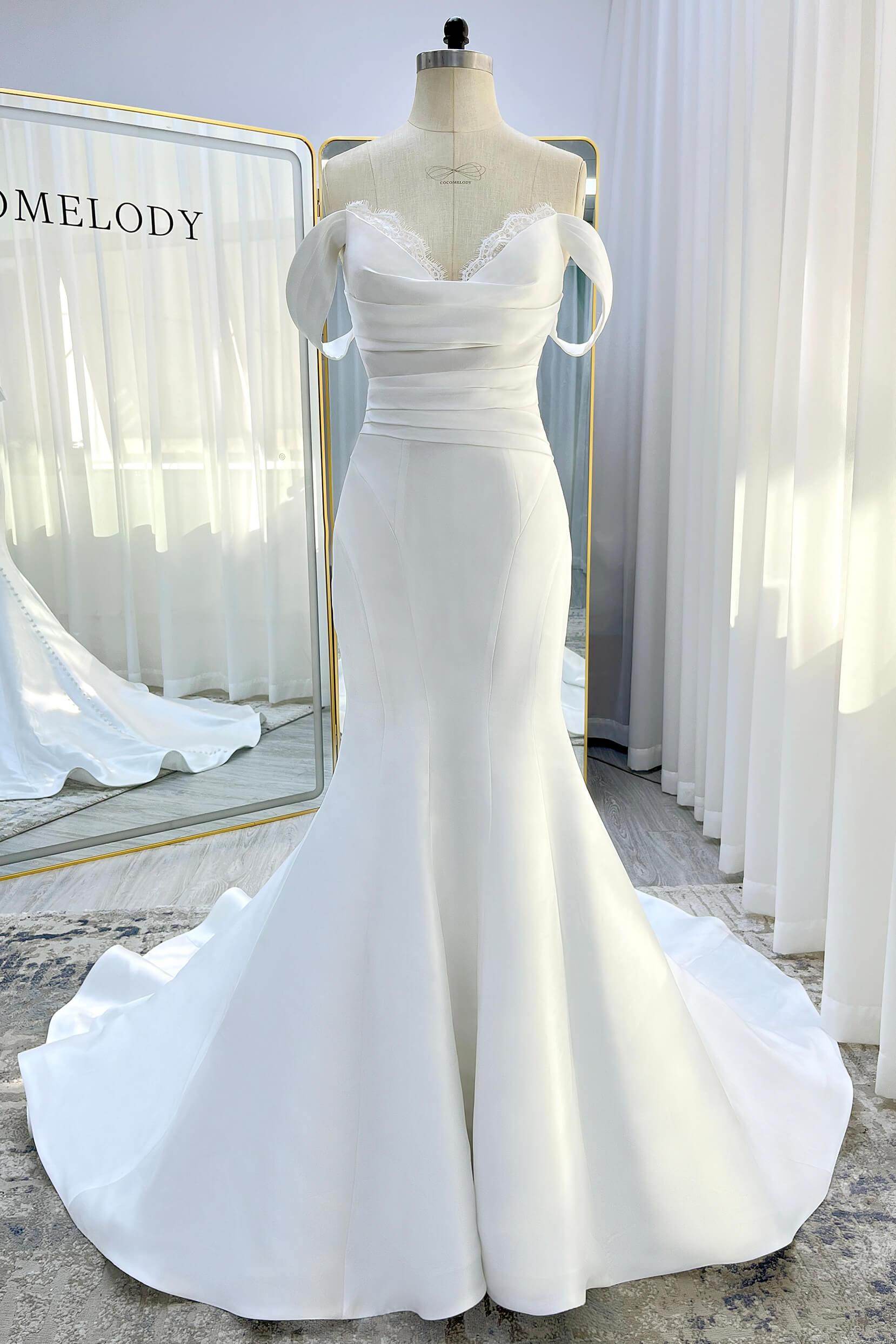 Trumpet-Mermaid Court Train Glitter Wedding Dress CW3334