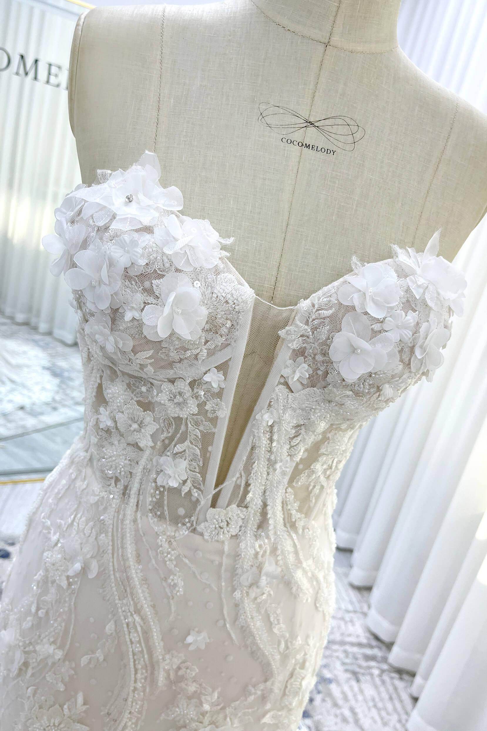 Trumpet-Mermaid Court Train Lace Tulle Wedding Dress CW3536