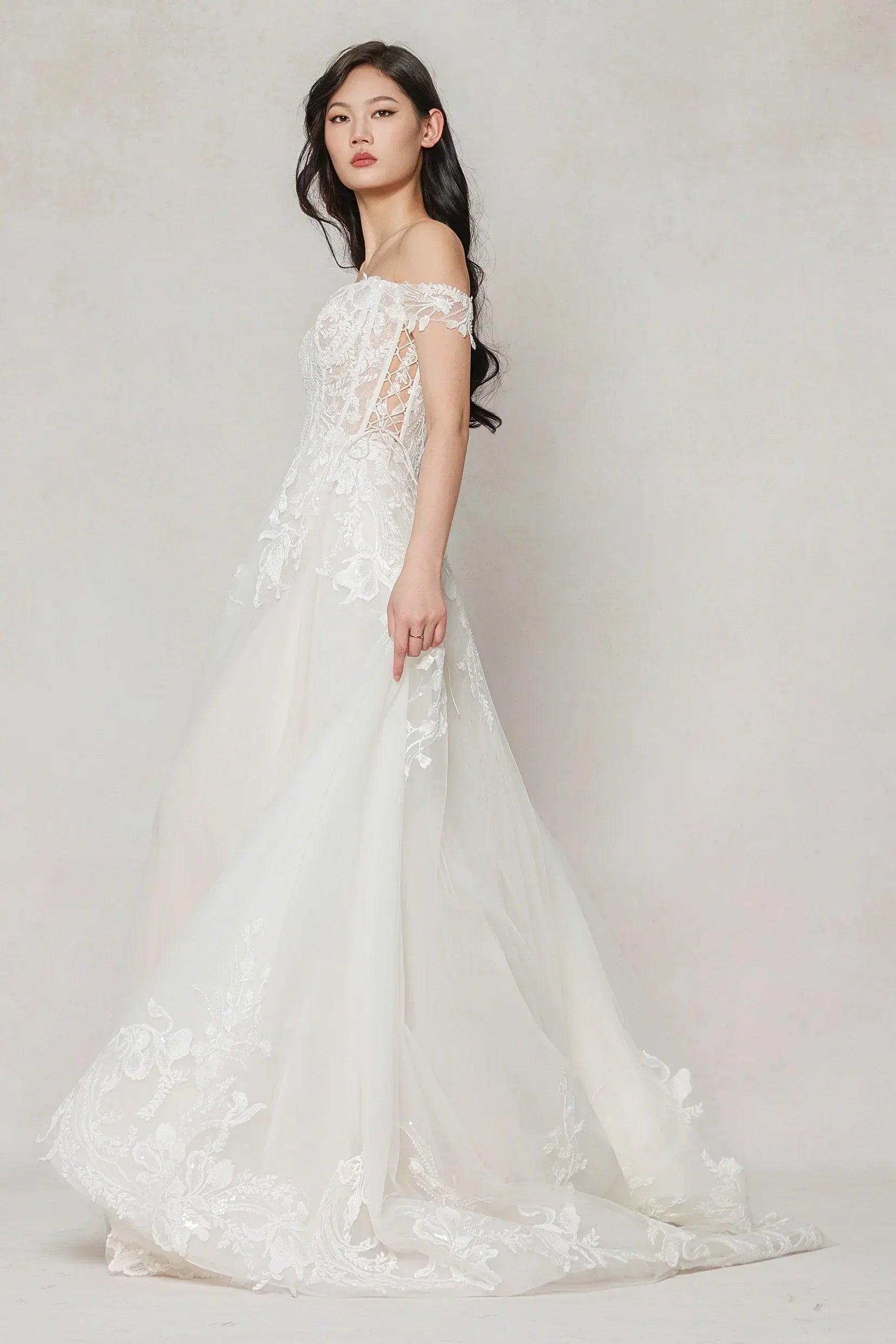 A-Line Sweep-Brush Train Tulle Wedding Dress CW3618