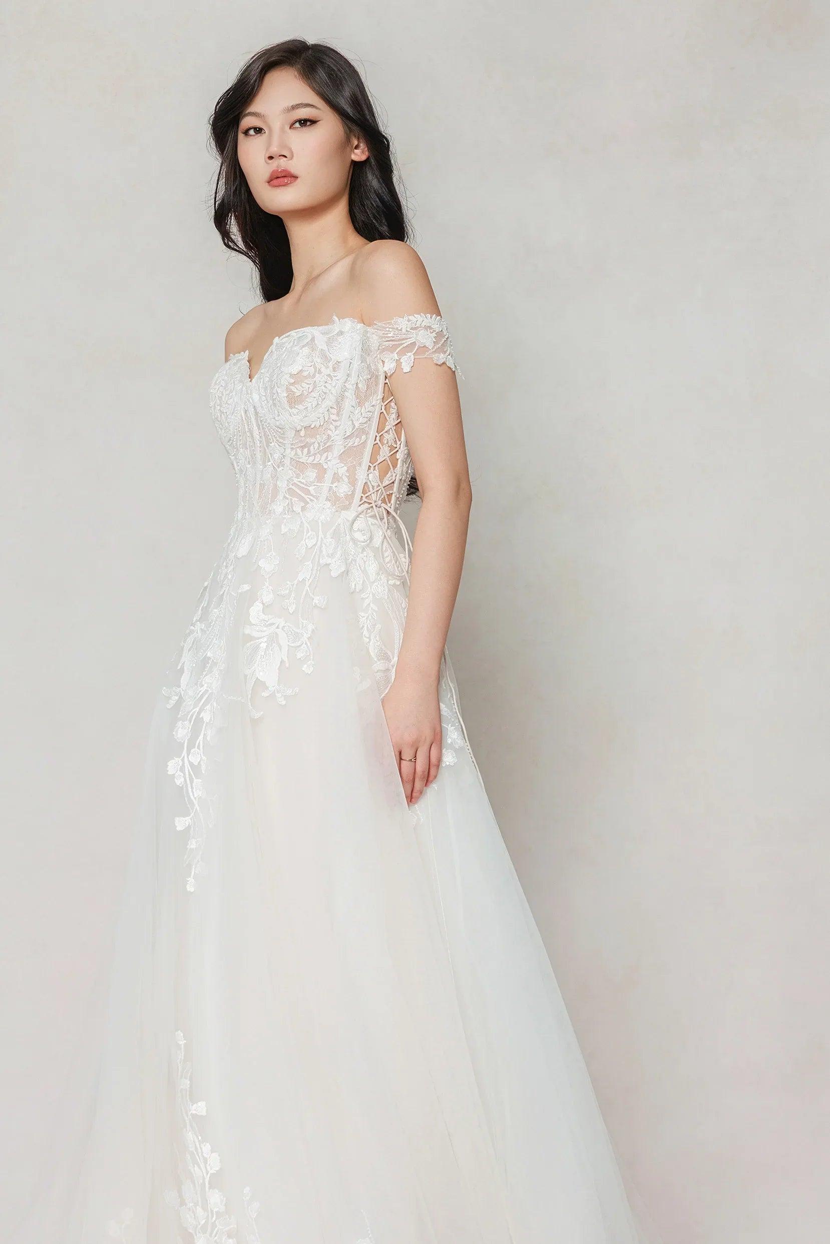 A-Line Sweep-Brush Train Tulle Wedding Dress CW3618
