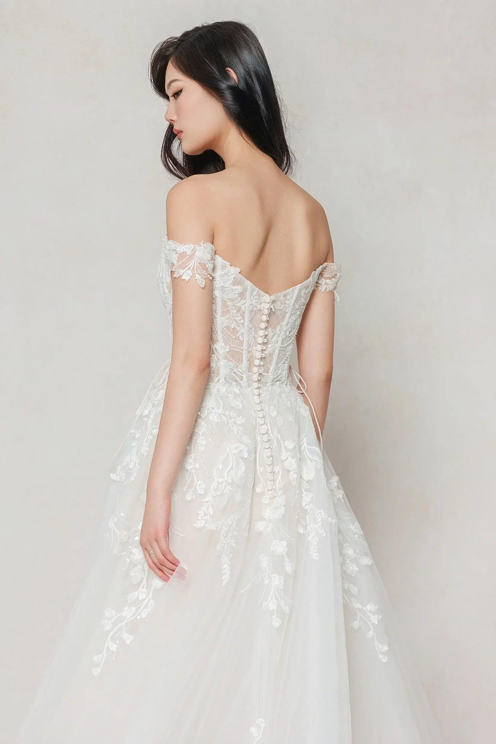 A-Line Sweep-Brush Train Tulle Wedding Dress CW3618