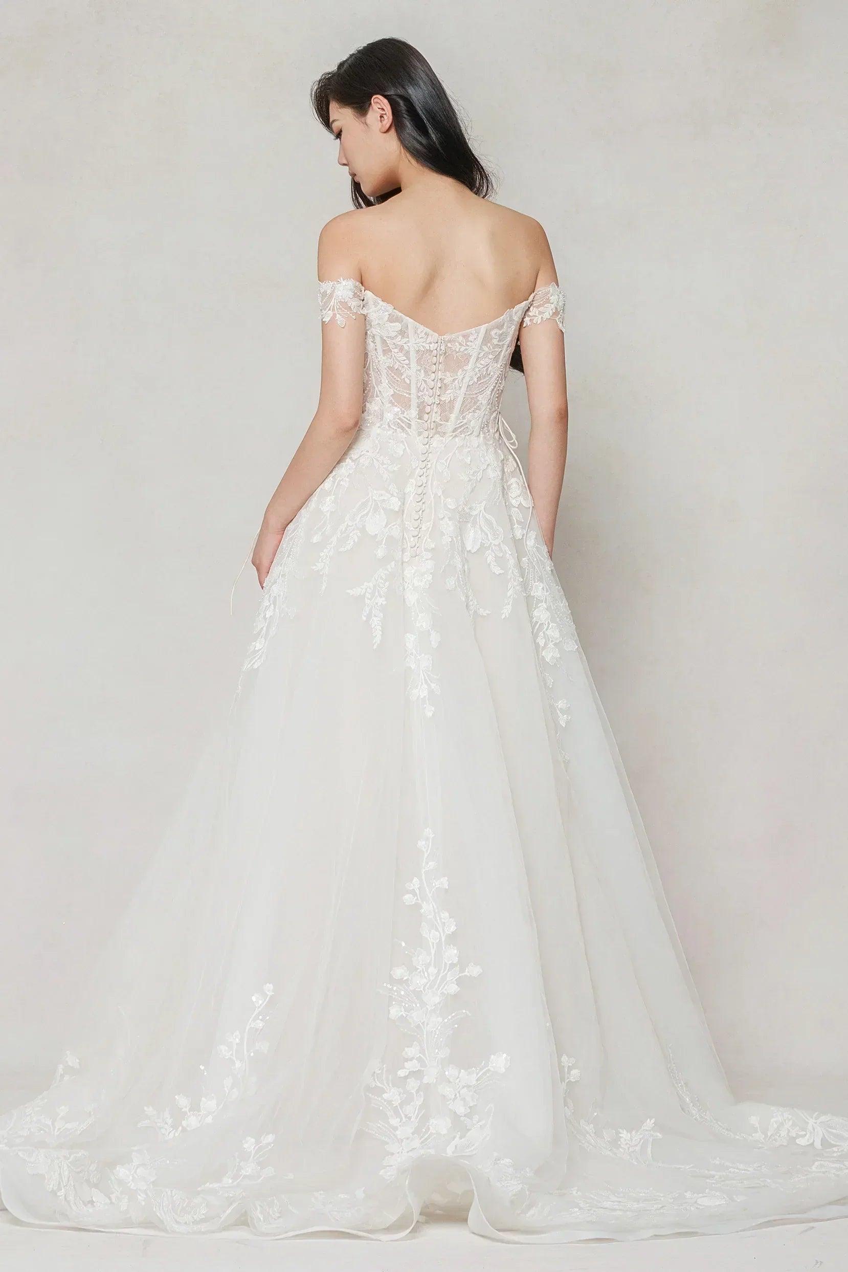 A-Line Sweep-Brush Train Tulle Wedding Dress CW3618