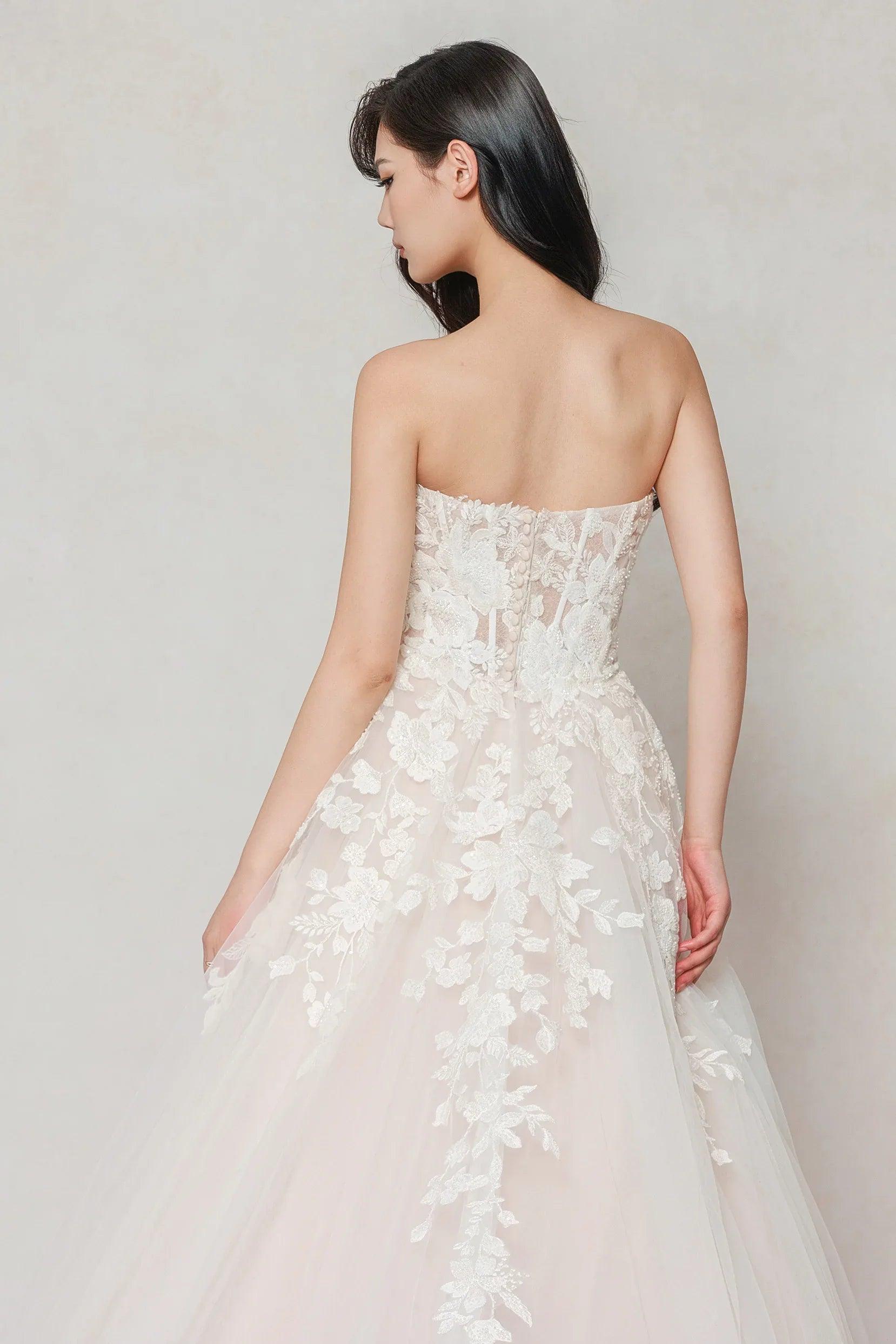 A-Line Sweep-Brush Train Tulle Wedding Dress CW3628