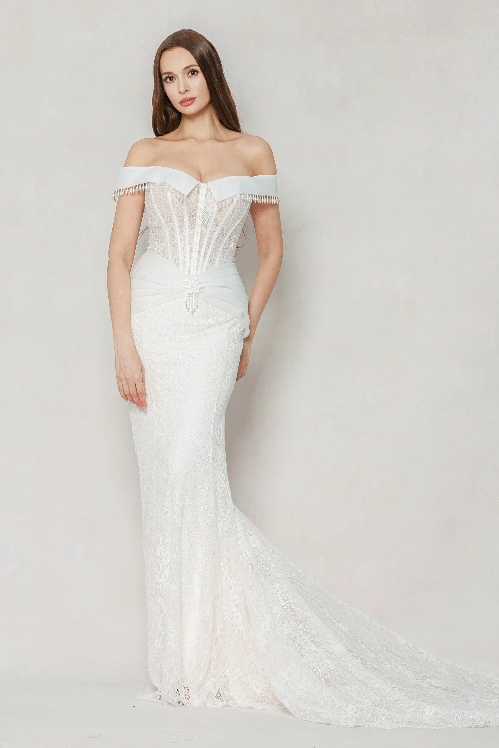 Trumpet-Mermaid Court Train Lace Wedding Dress CW3637