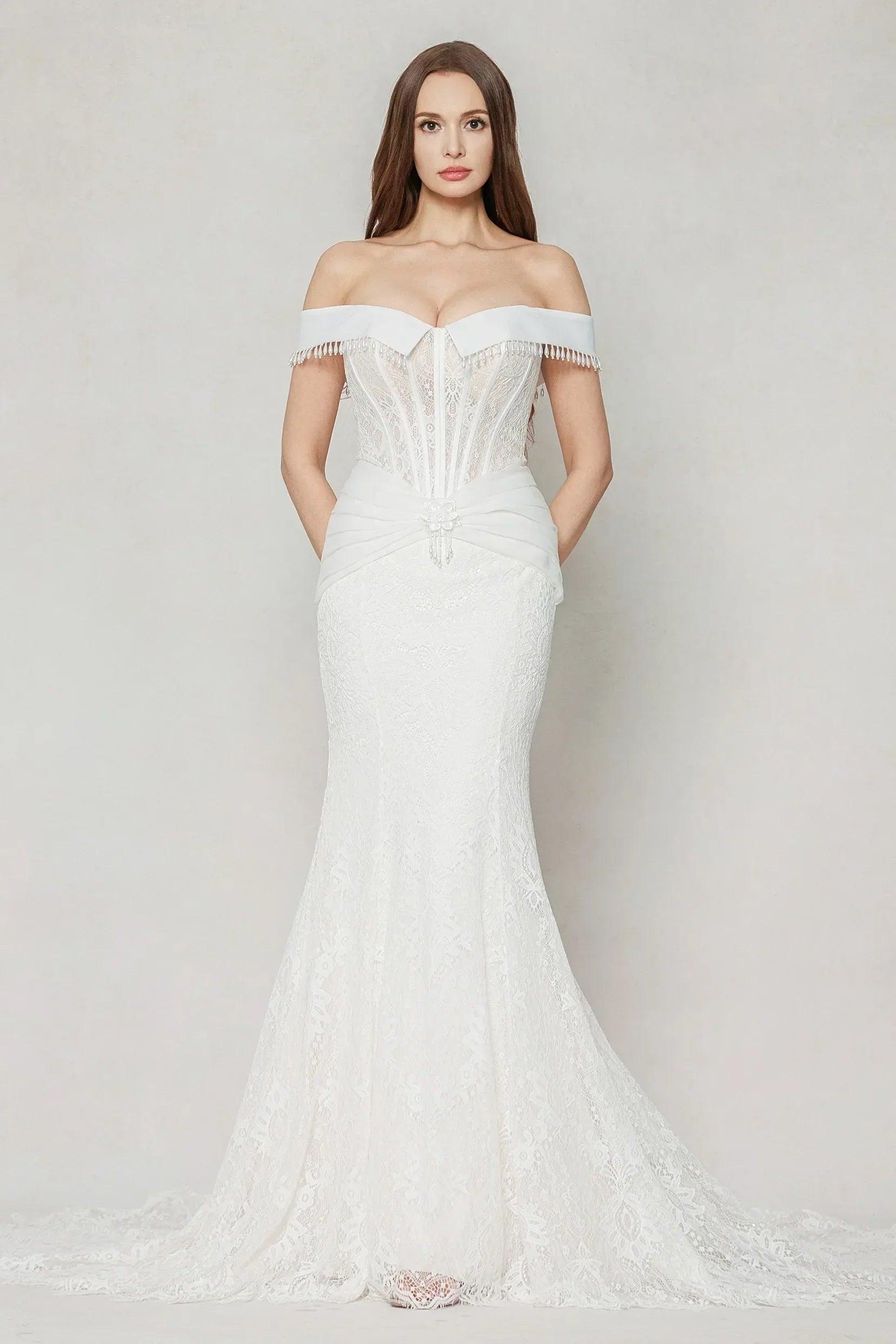 Trumpet-Mermaid Court Train Lace Wedding Dress CW3637