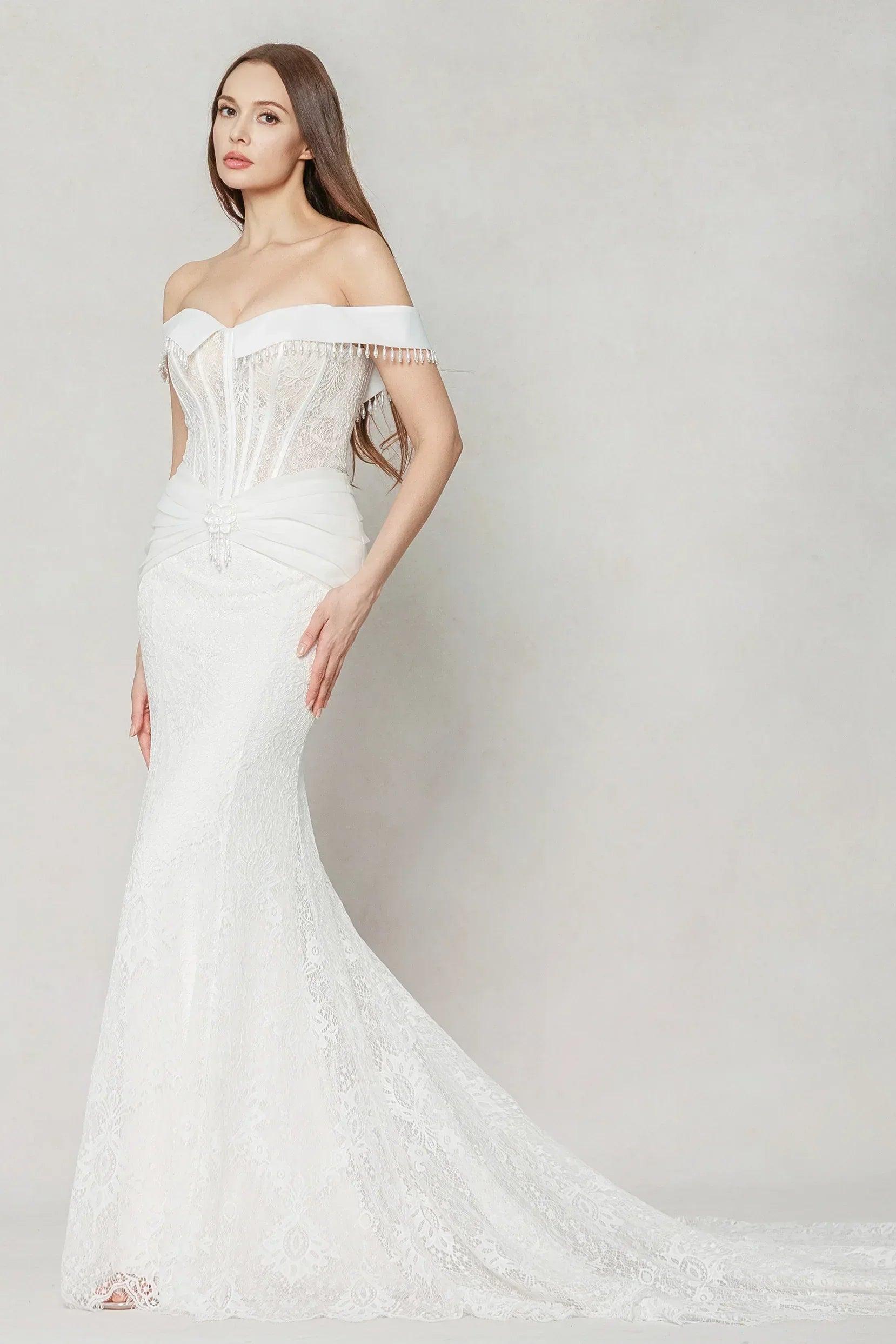 Trumpet-Mermaid Court Train Lace Wedding Dress CW3637